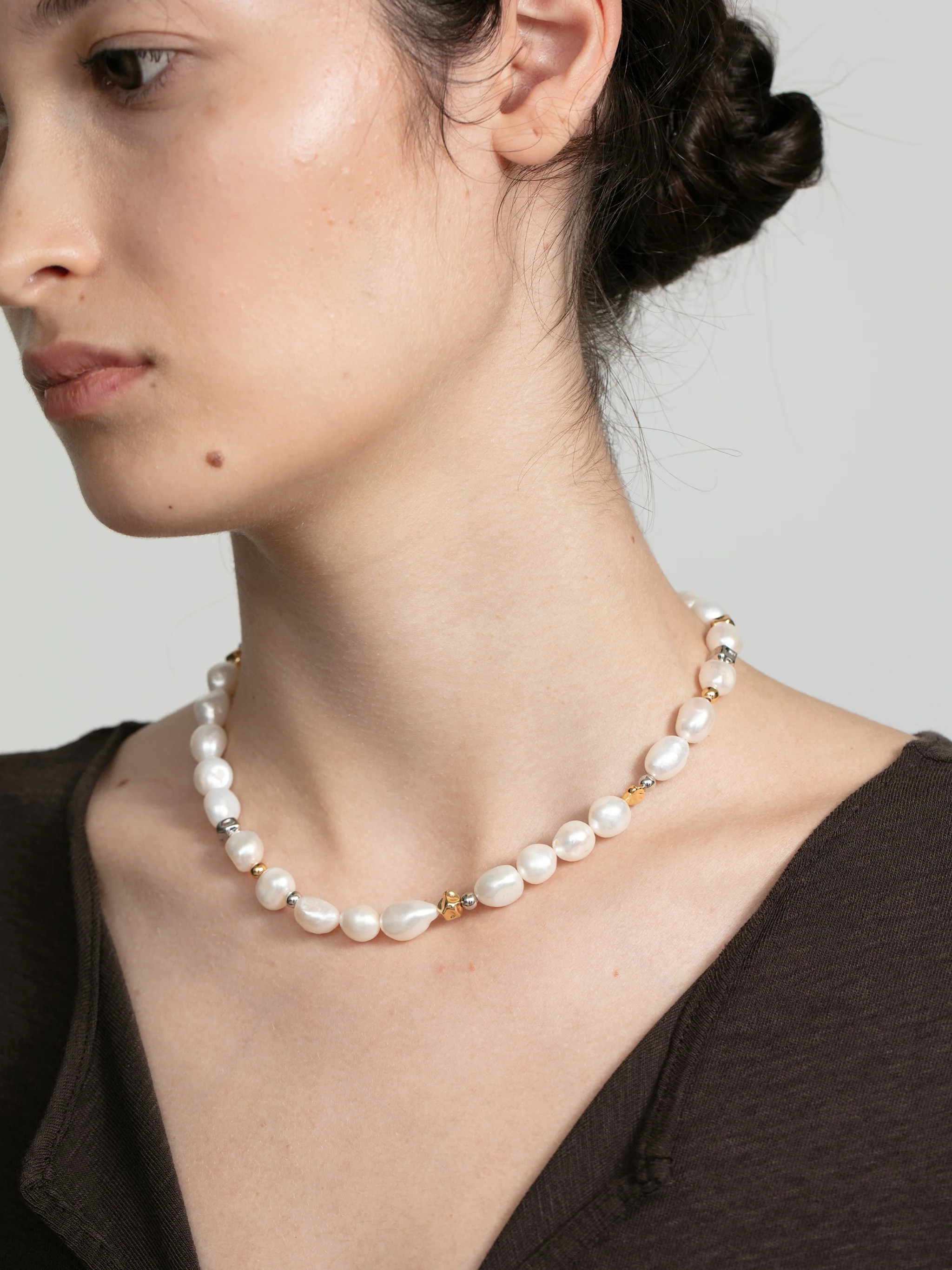 Adjustable and Shaped Pearl Necklace - Image 4