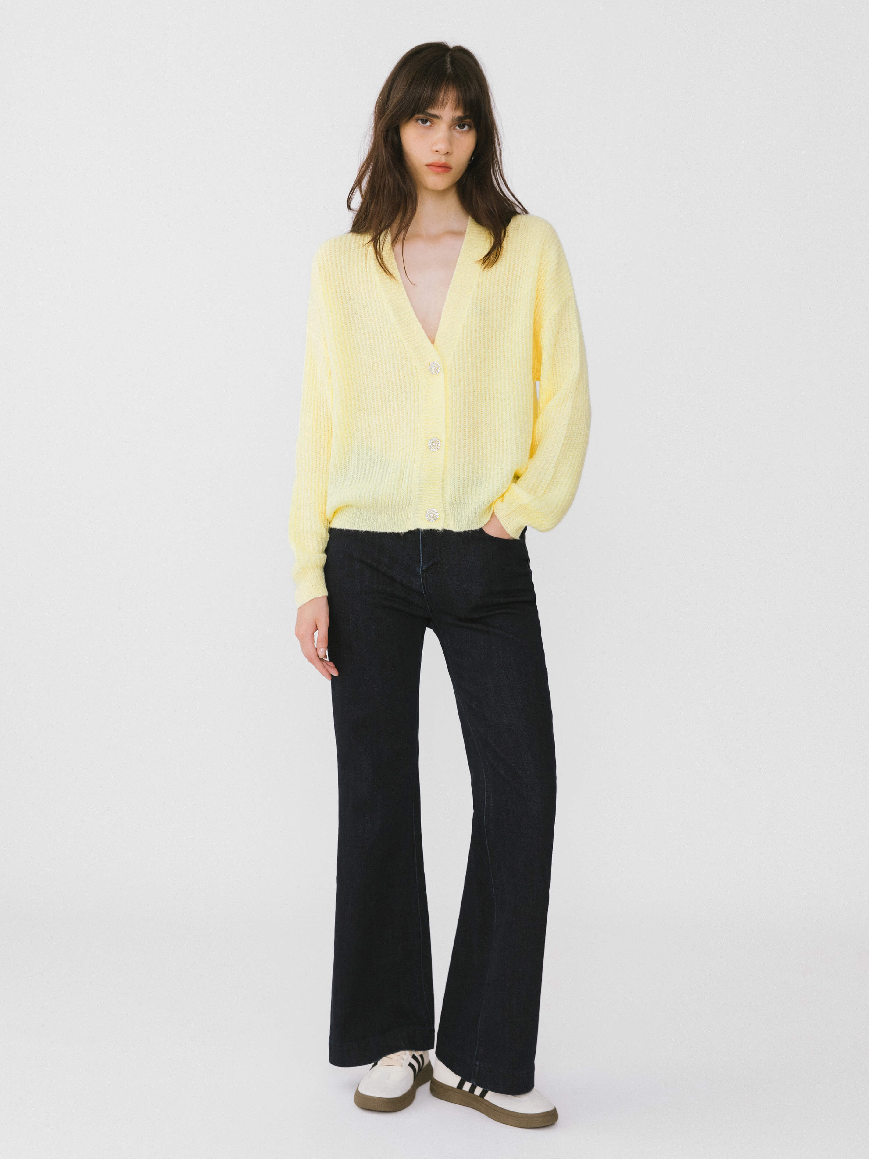 Casual V-Neck Ribbed Knit Cardigan with Wool Blend - Image 3