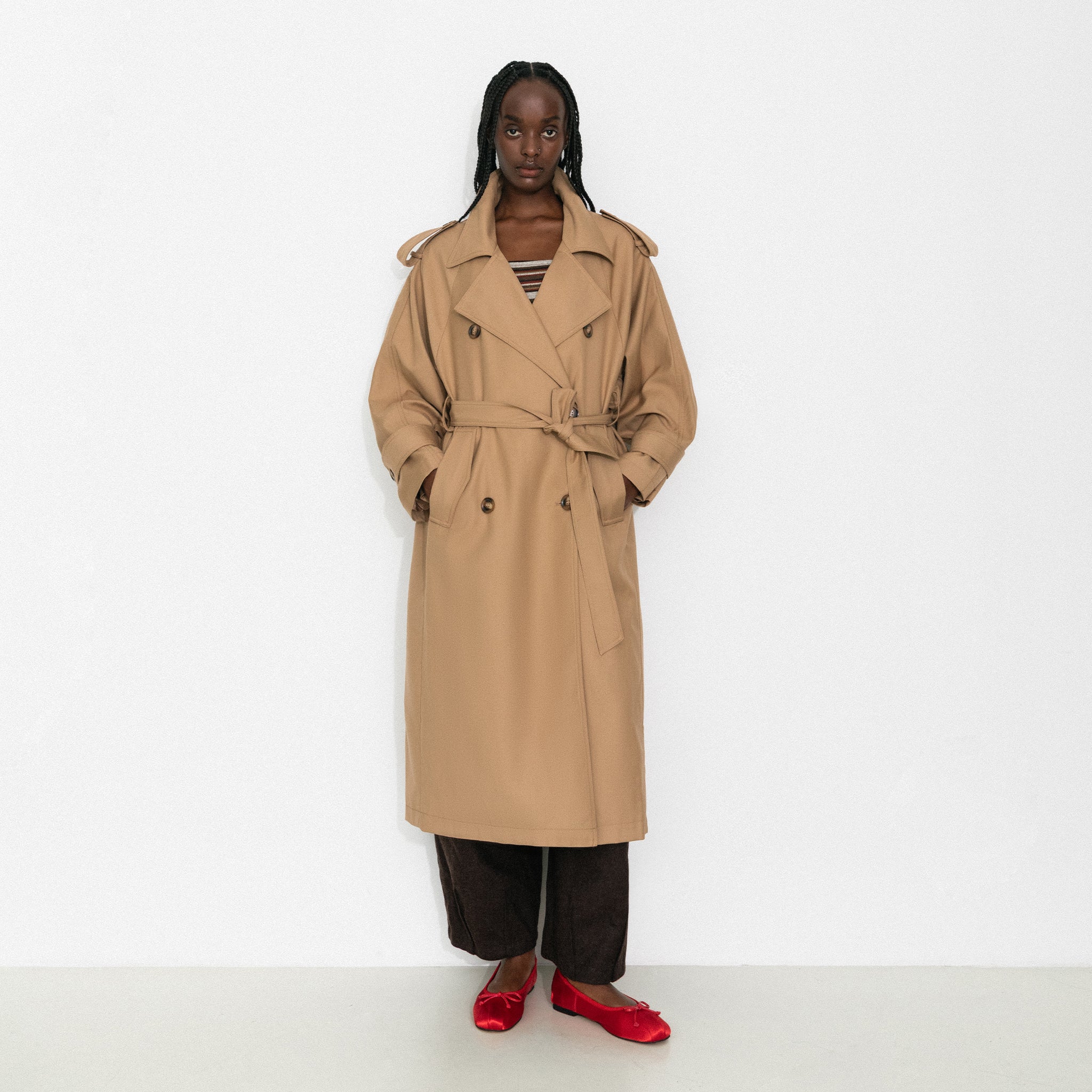Classic British-Style Double-Breasted Trench Coat - Image 3