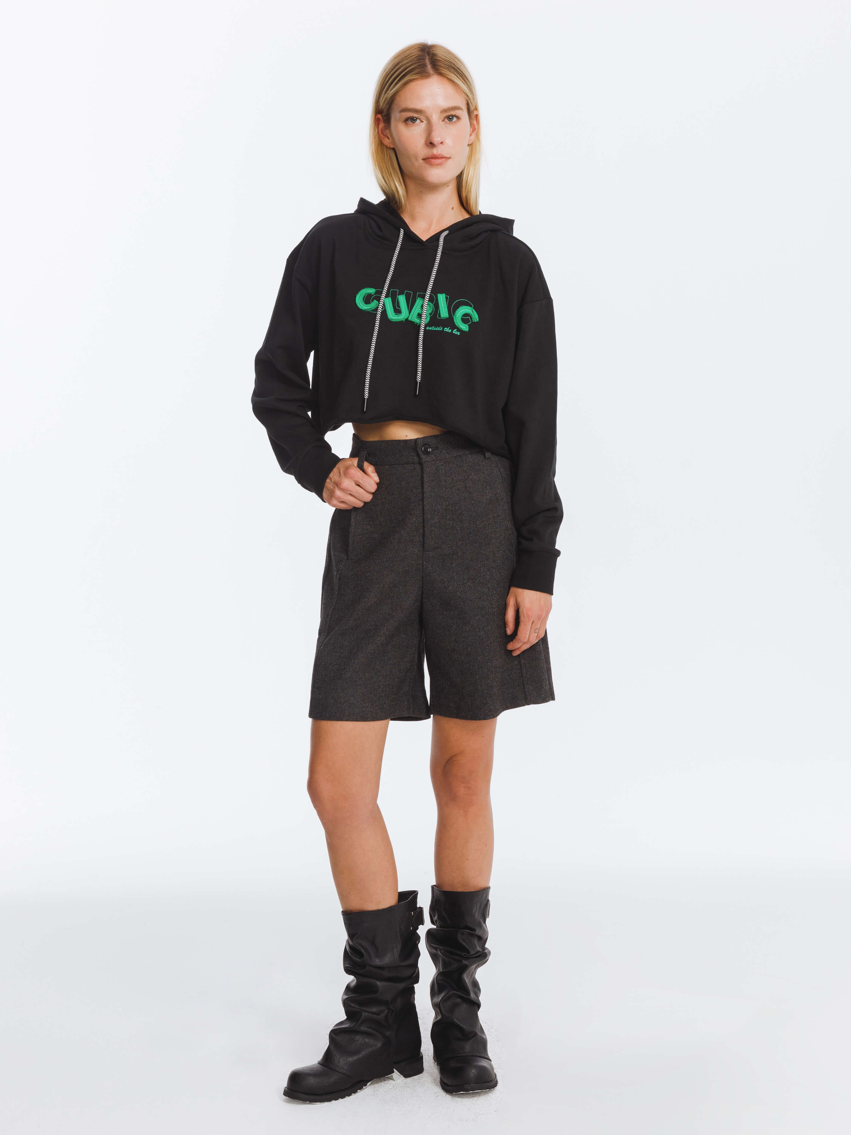 CUBIC Print Hooded Cropped Sweatshirt - Image 16