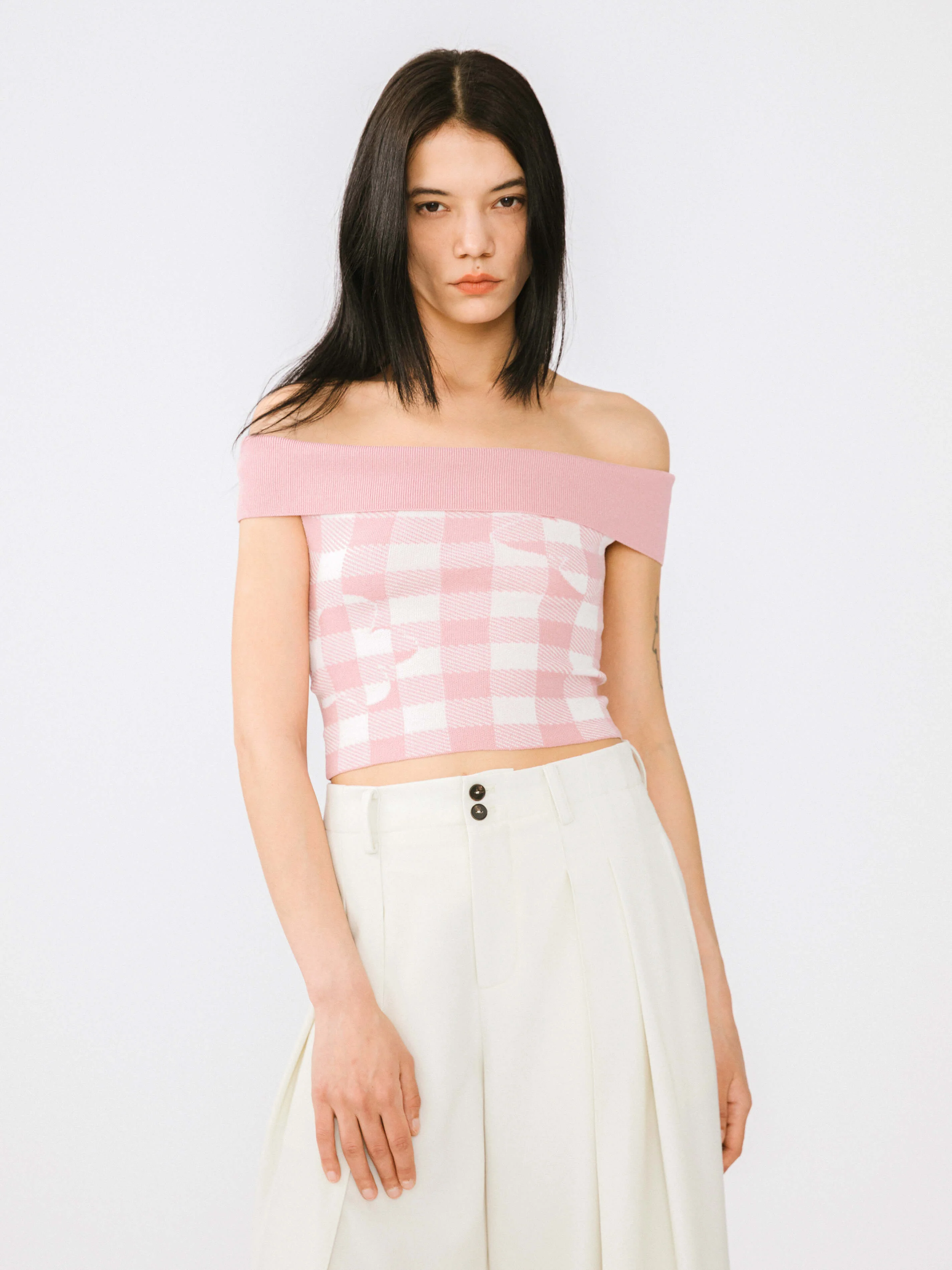 Off-Shoulder Checkered Knit Cami Top - Image 11