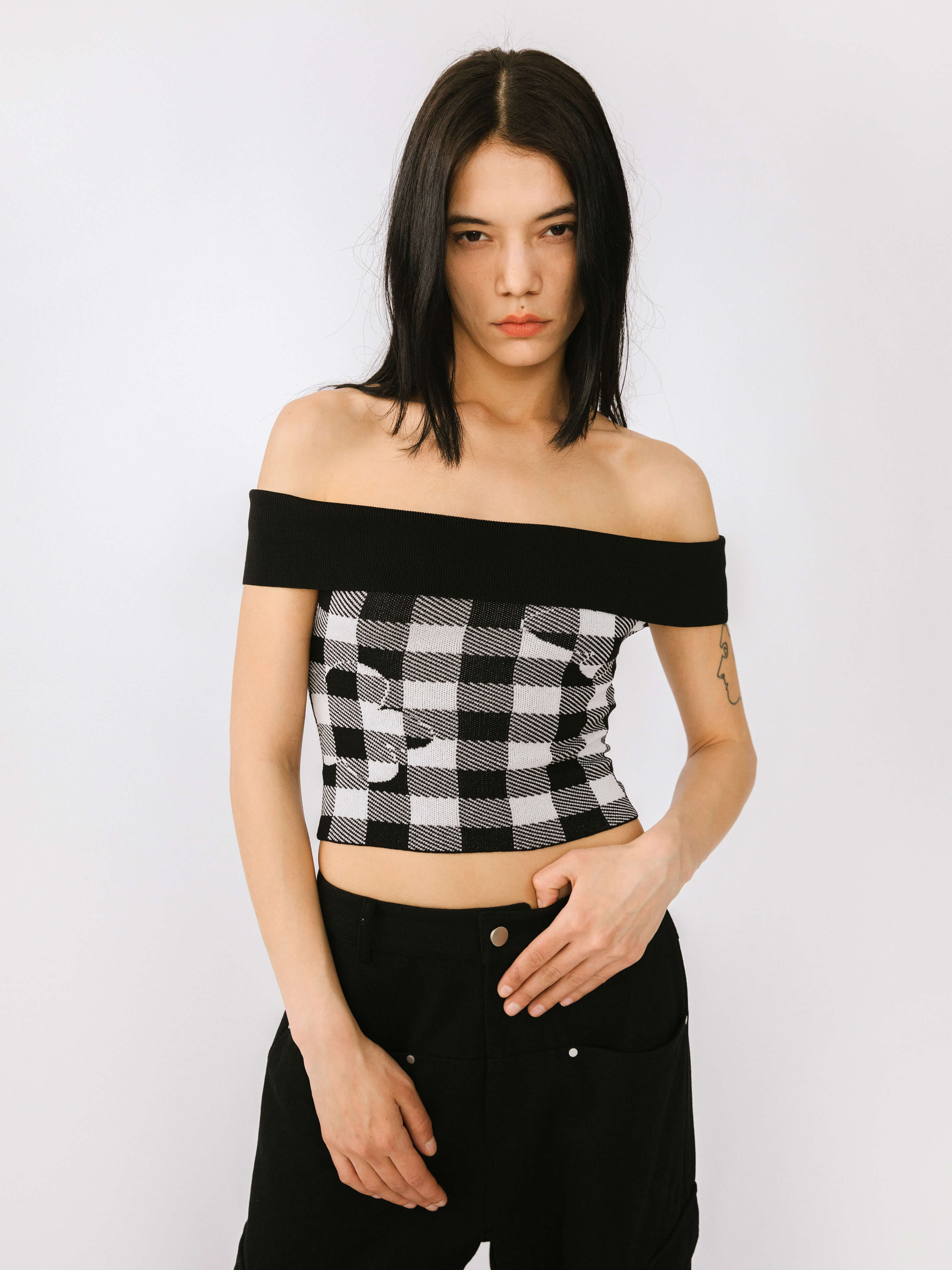 Off-Shoulder Checkered Knit Cami Top - Image 15