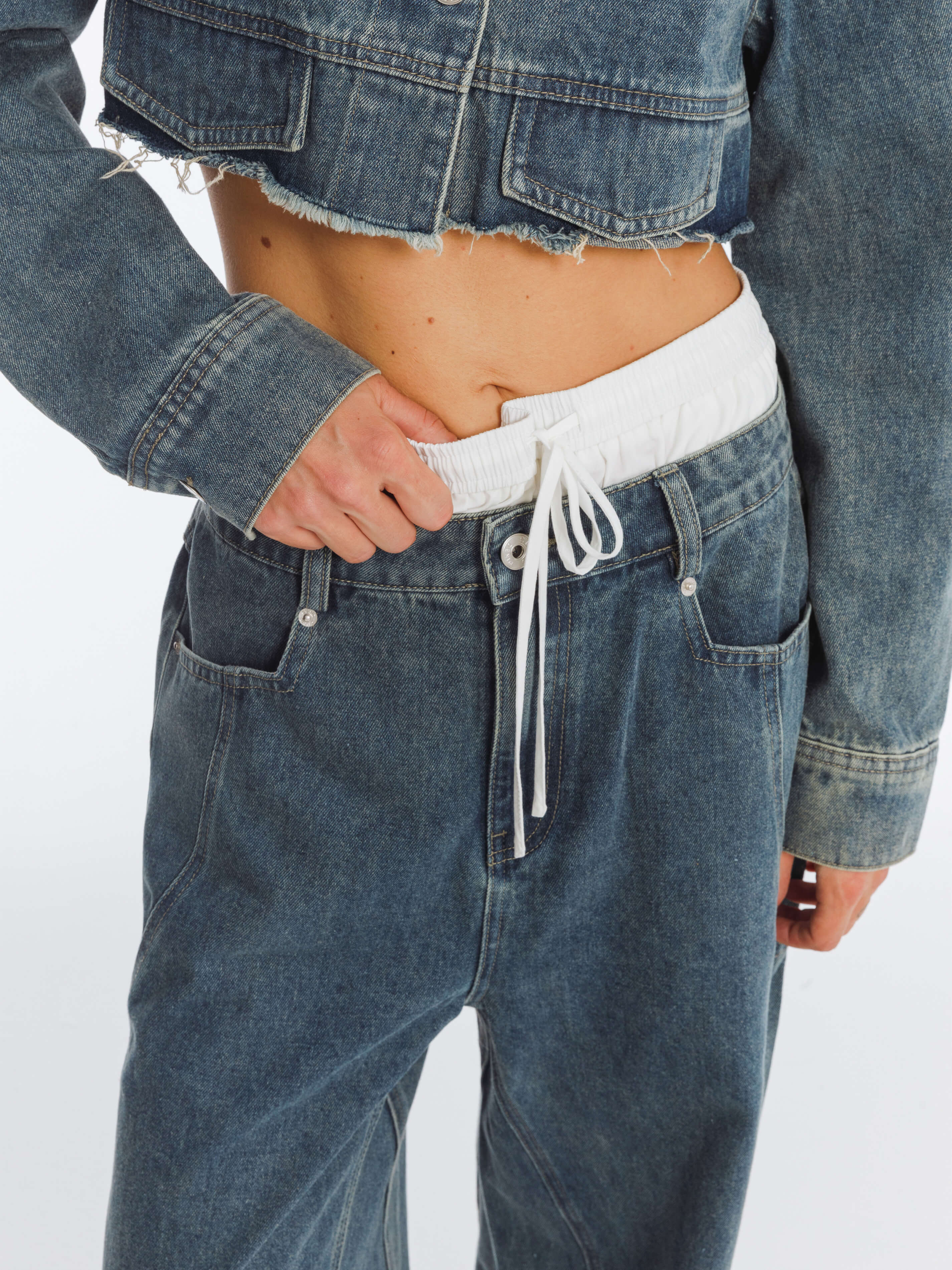 Cutaway Loose Straight Jeans - Image 4