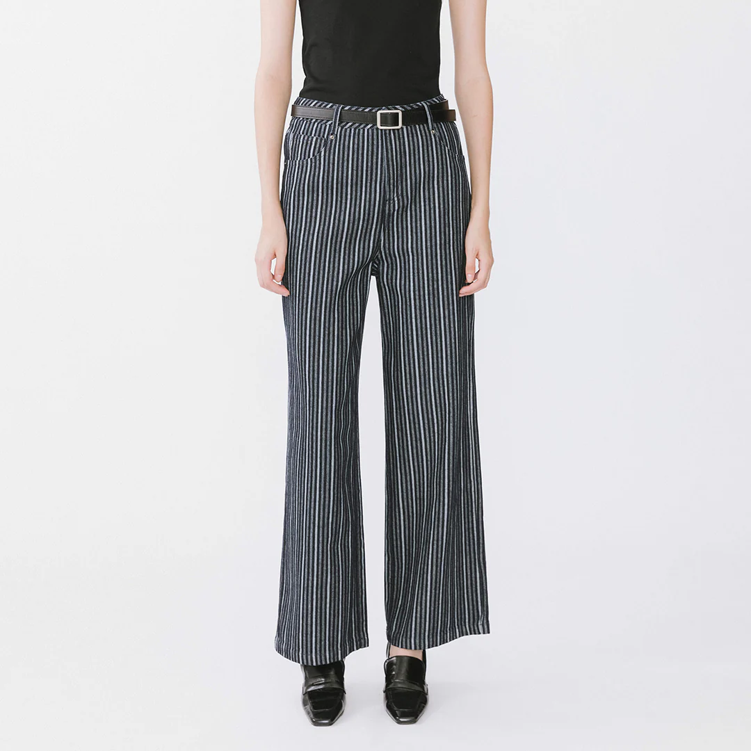 Pinstriped Wide Leg Cropped Jeans - Image 21