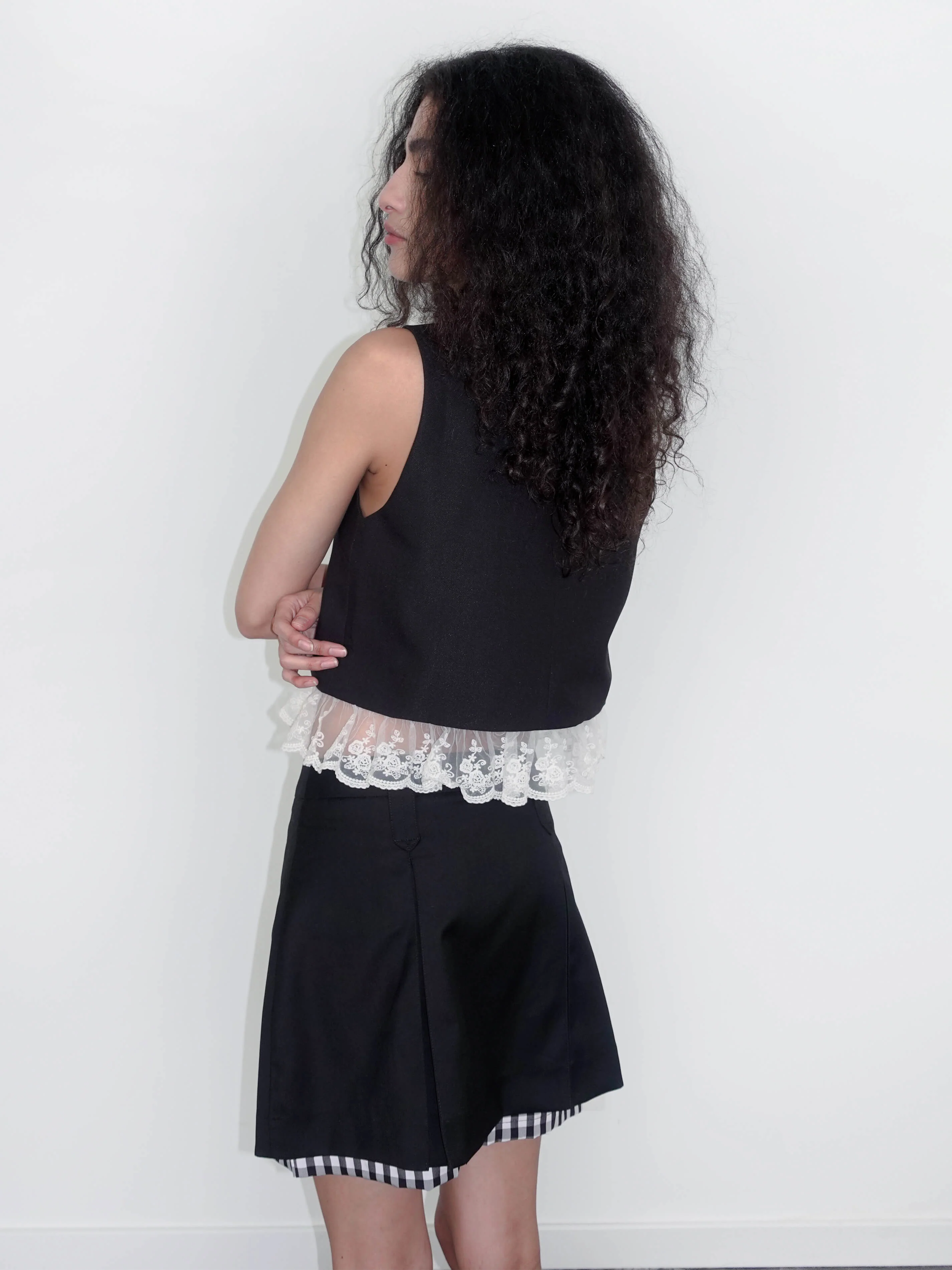 Lace Hem Patchwork Black Tank Top - Image 7
