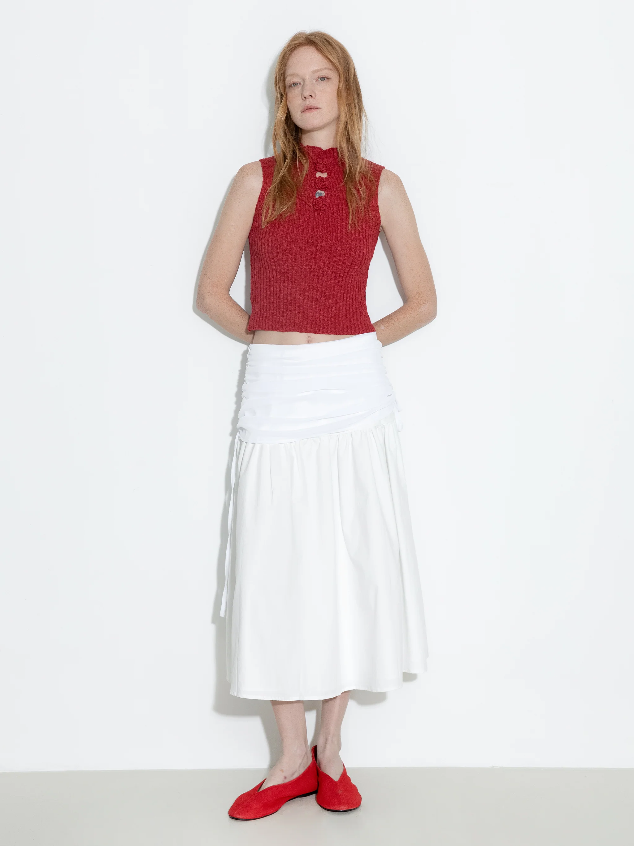 Flower 3D Sleeveless Knit Top - Image 12