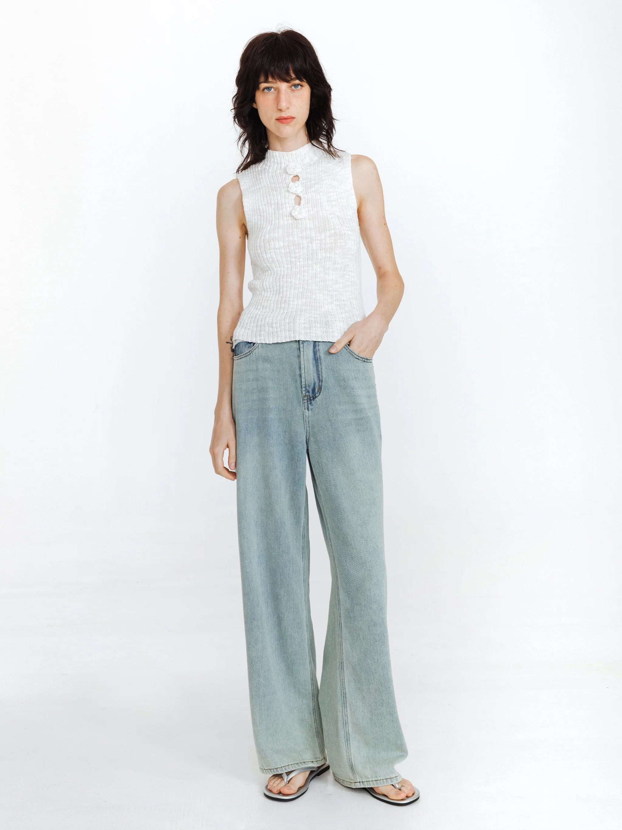 Flower 3D Sleeveless Knit Top - Image 2
