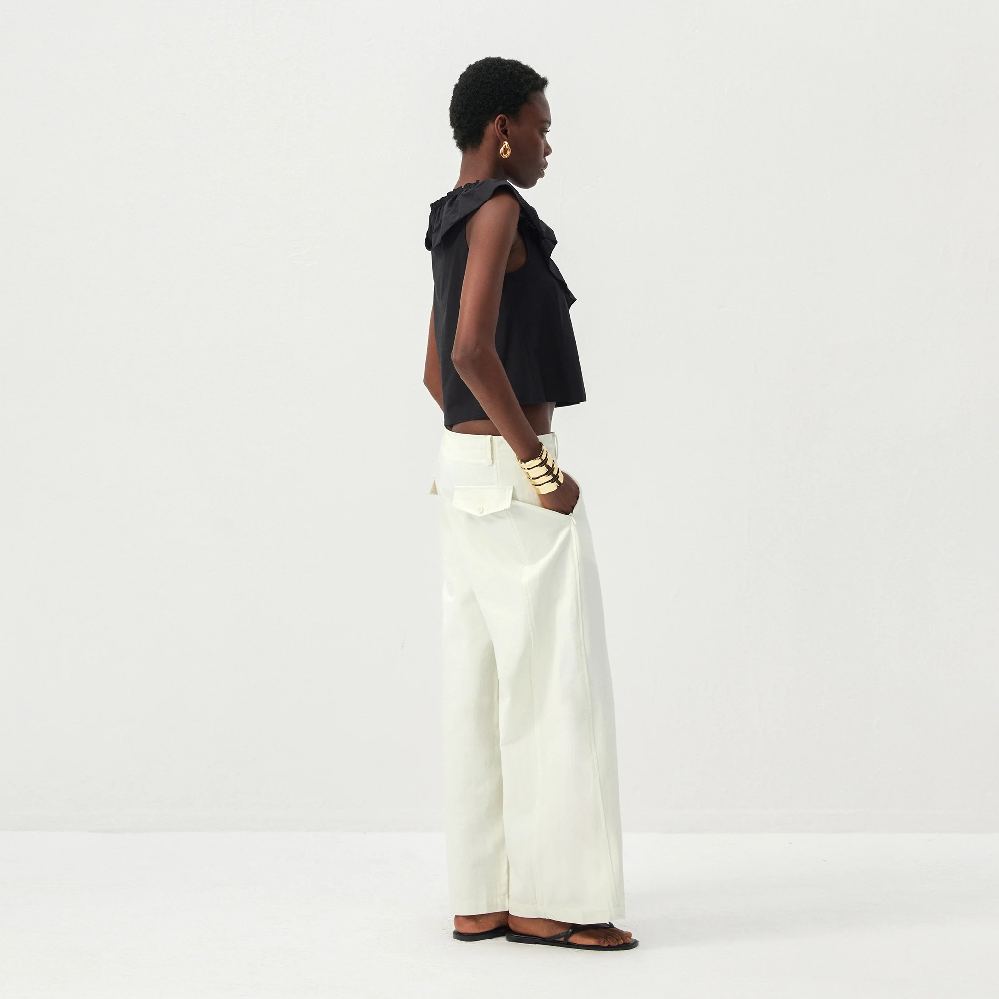 CUBIC Ruffle V-Neck Sleeveless Blouse - Image 12