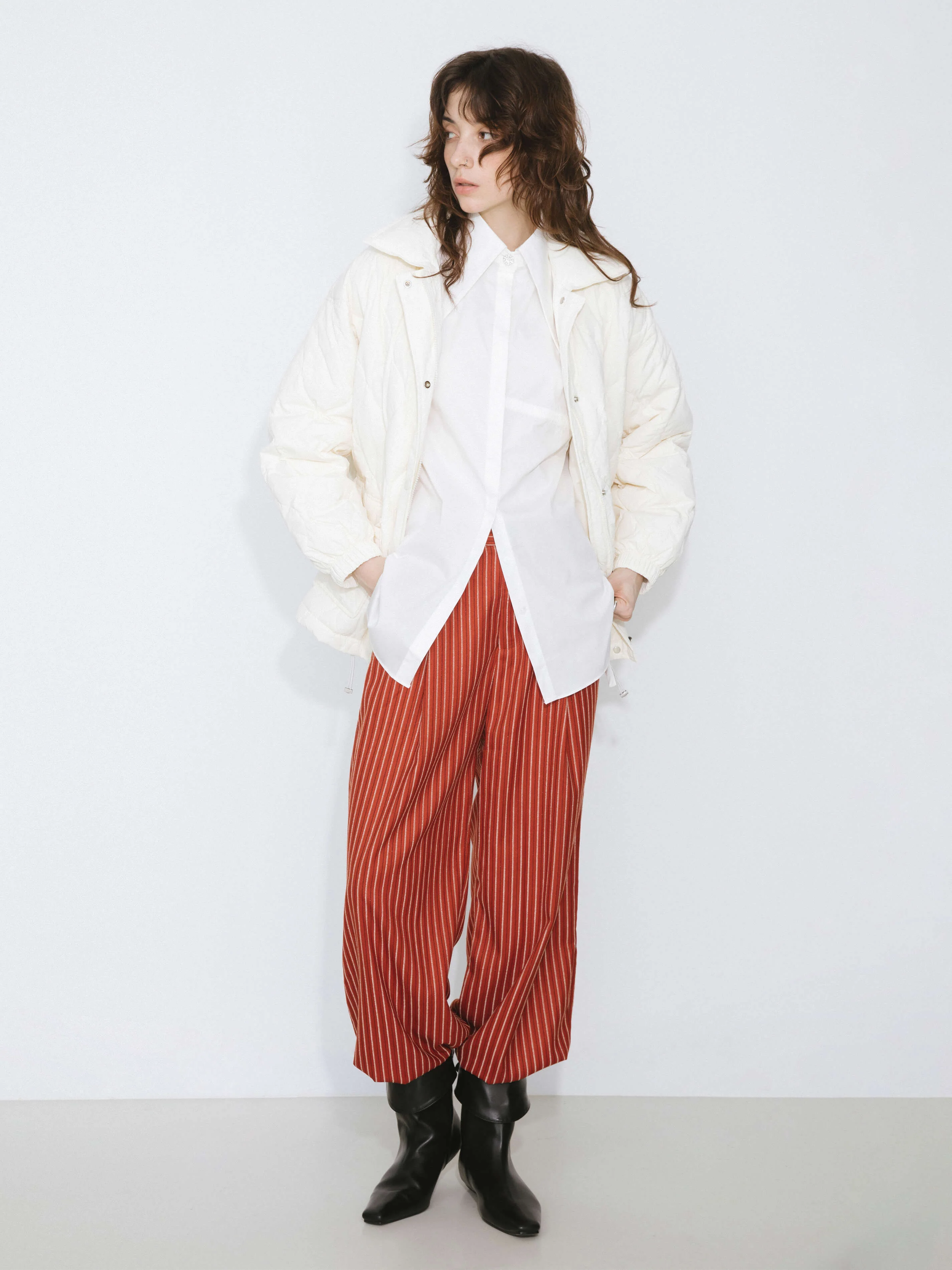 Diamond Padded Short Puffer Jacket - Image 10