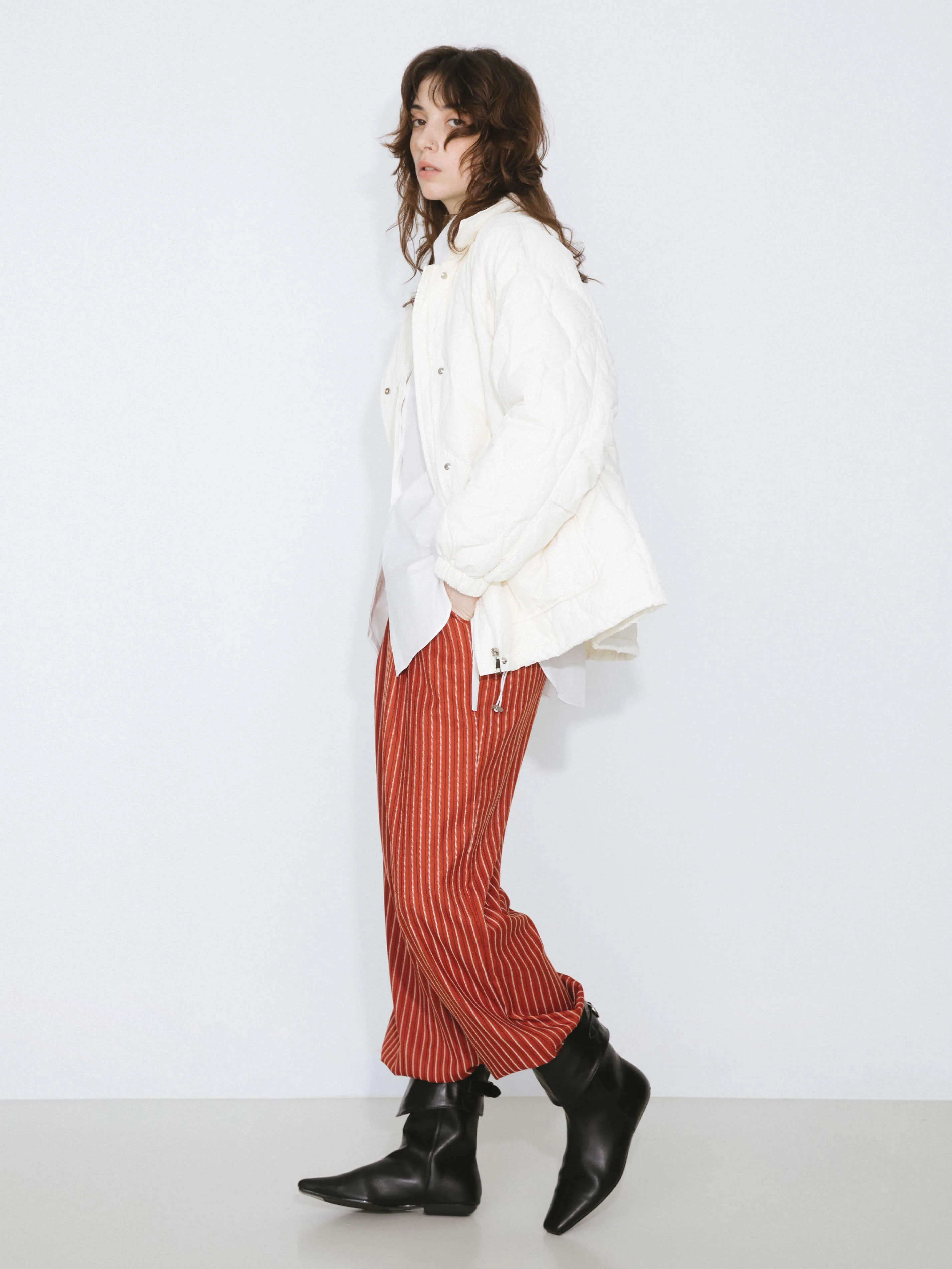 Diamond Padded Short Puffer Jacket - Image 11