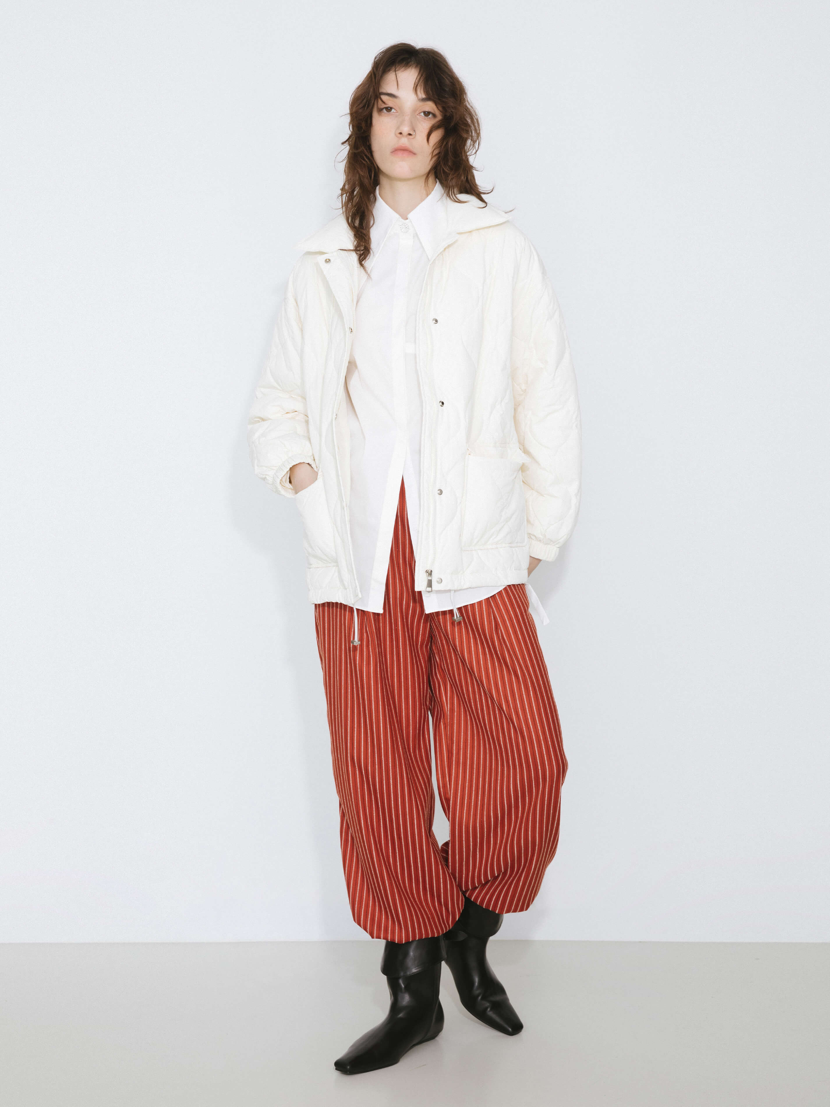 Diamond Padded Short Puffer Jacket - Image 7