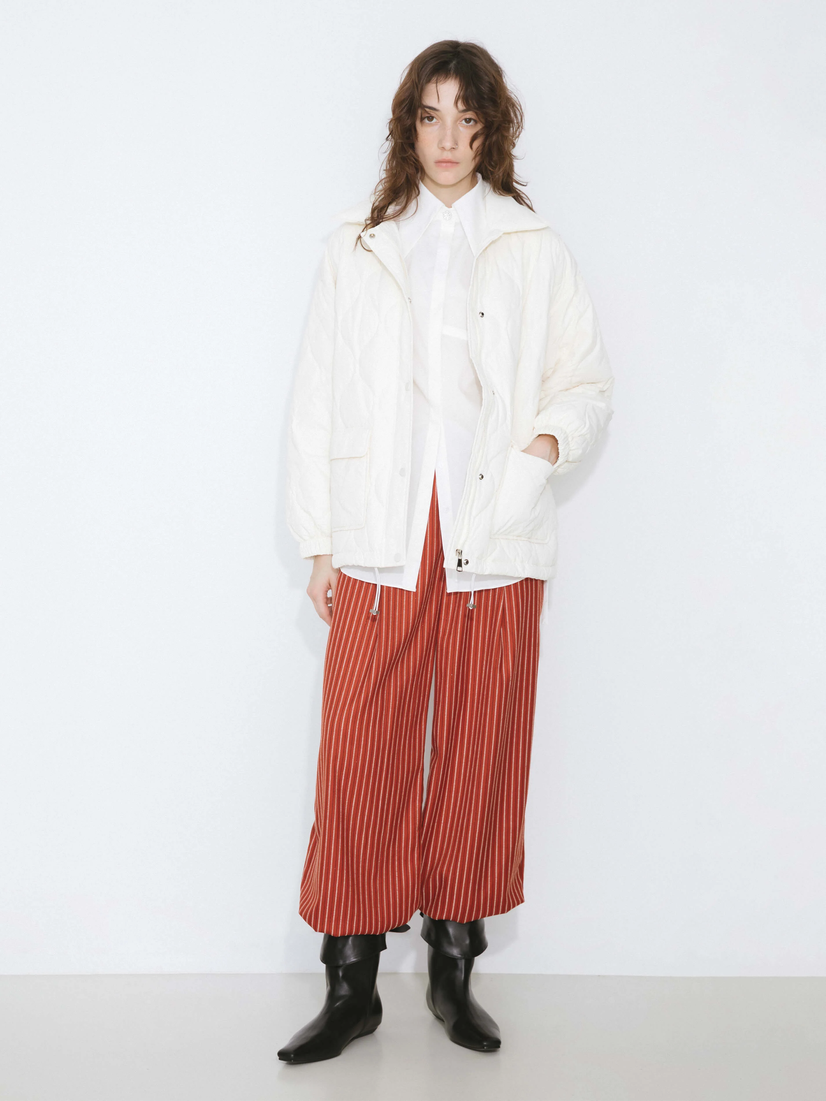 Diamond Padded Short Puffer Jacket - Image 9