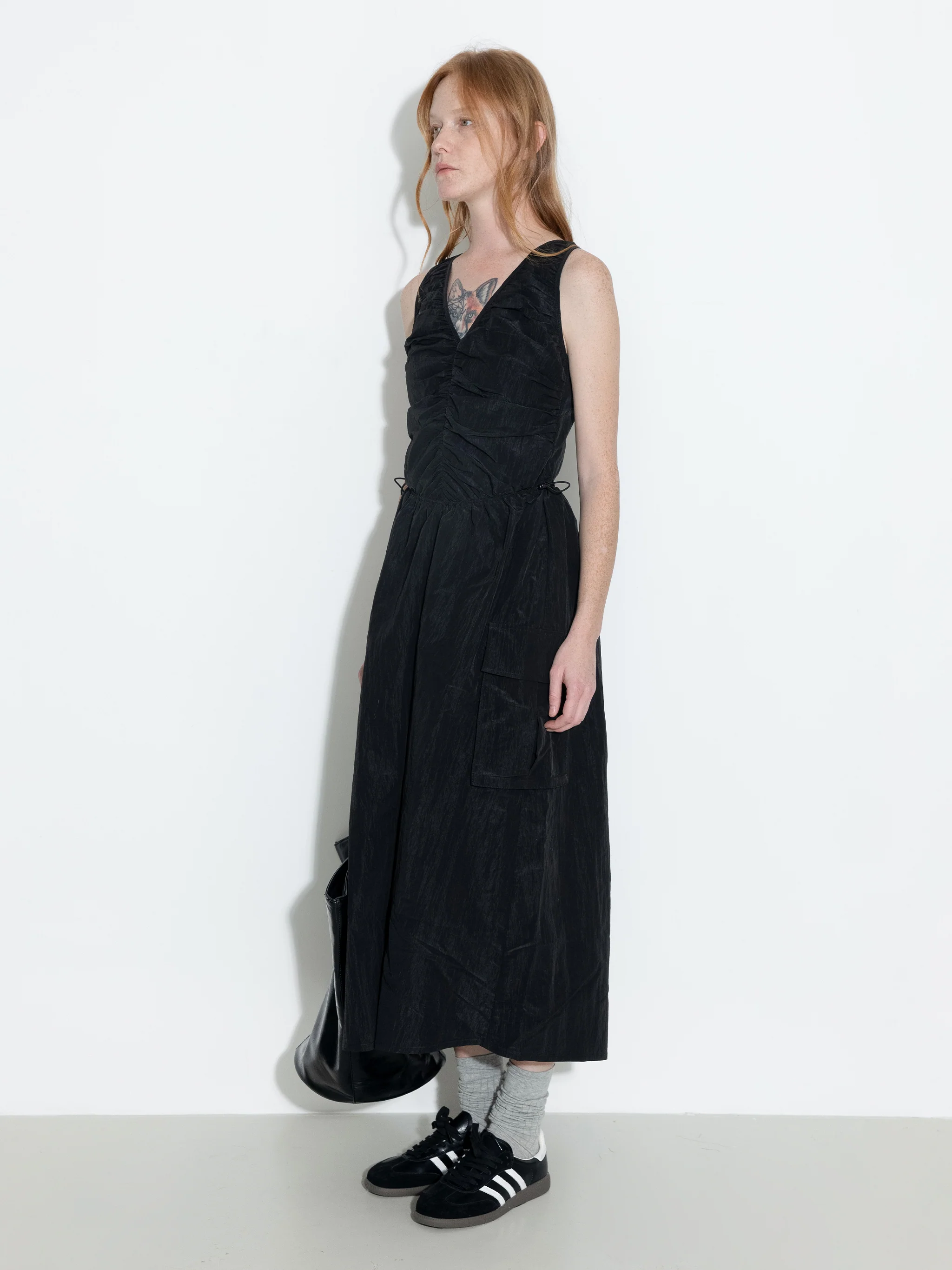 Drawstring Pleated V-Neck Sleeveless Dress - Image 11
