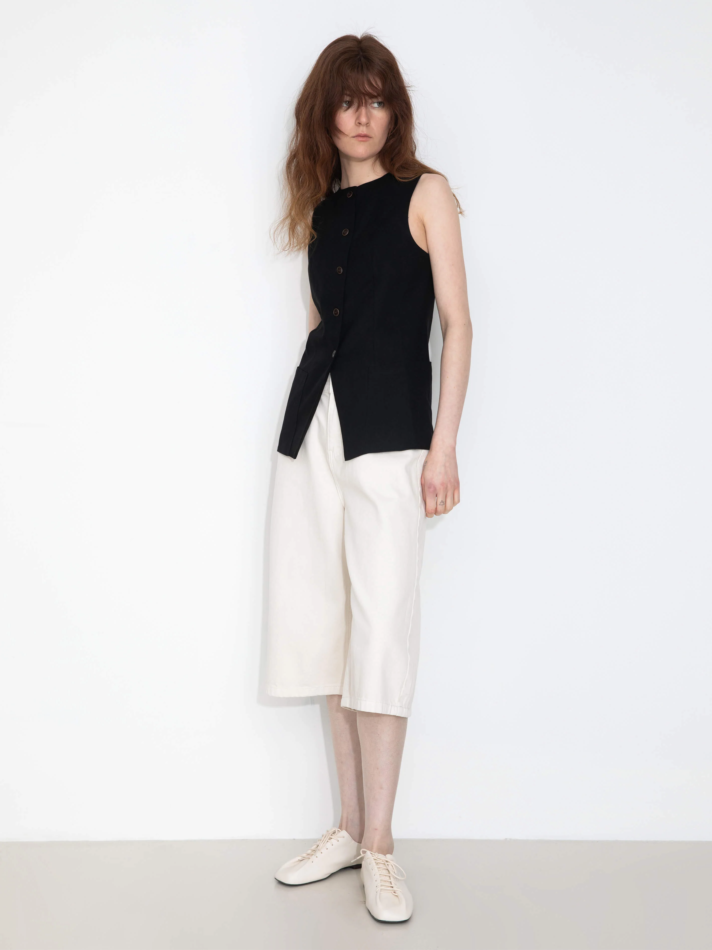 Fitted Buttoned Round Neck Vest - Image 8