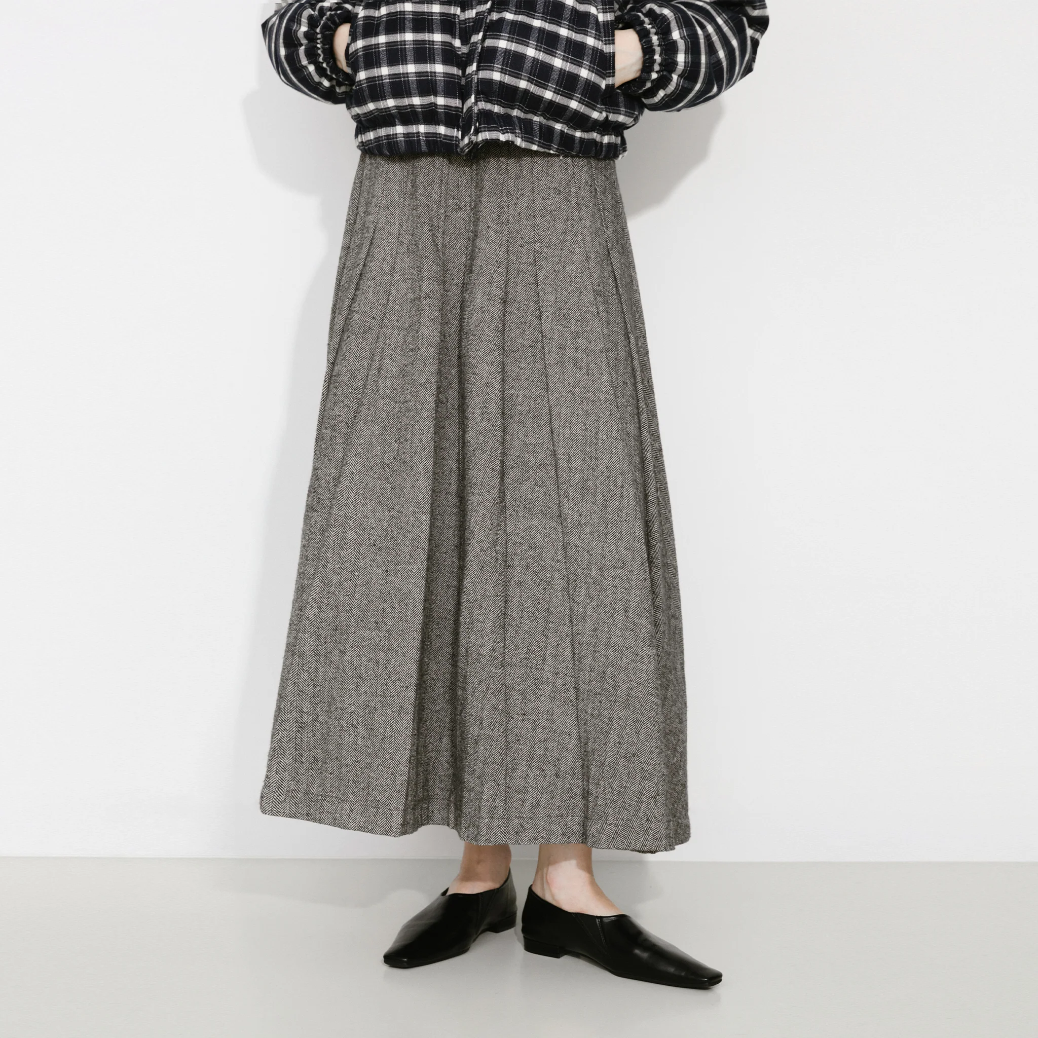 Gray Pleated Maxi Skirt - Image 3