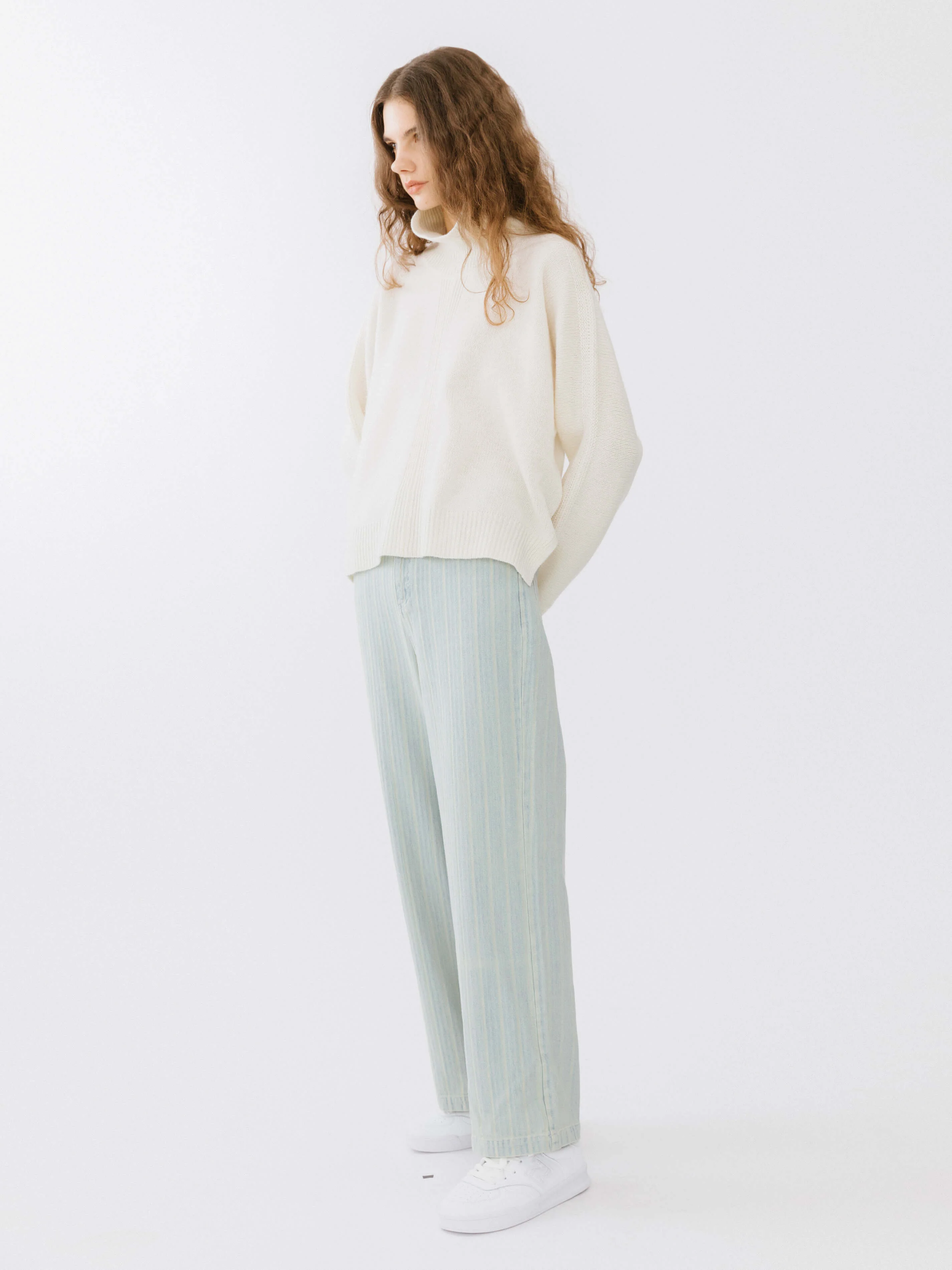 High Neck Sheep Wool Sweater - Image 11