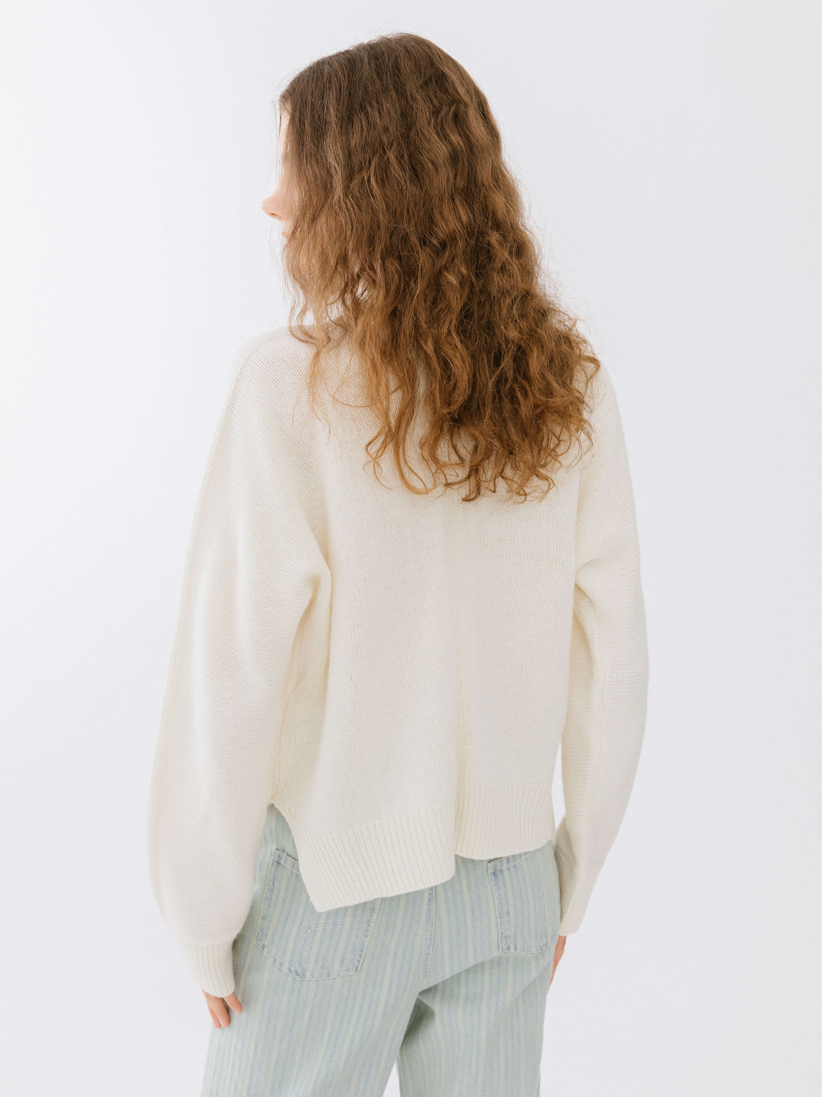High Neck Sheep Wool Sweater - Image 12