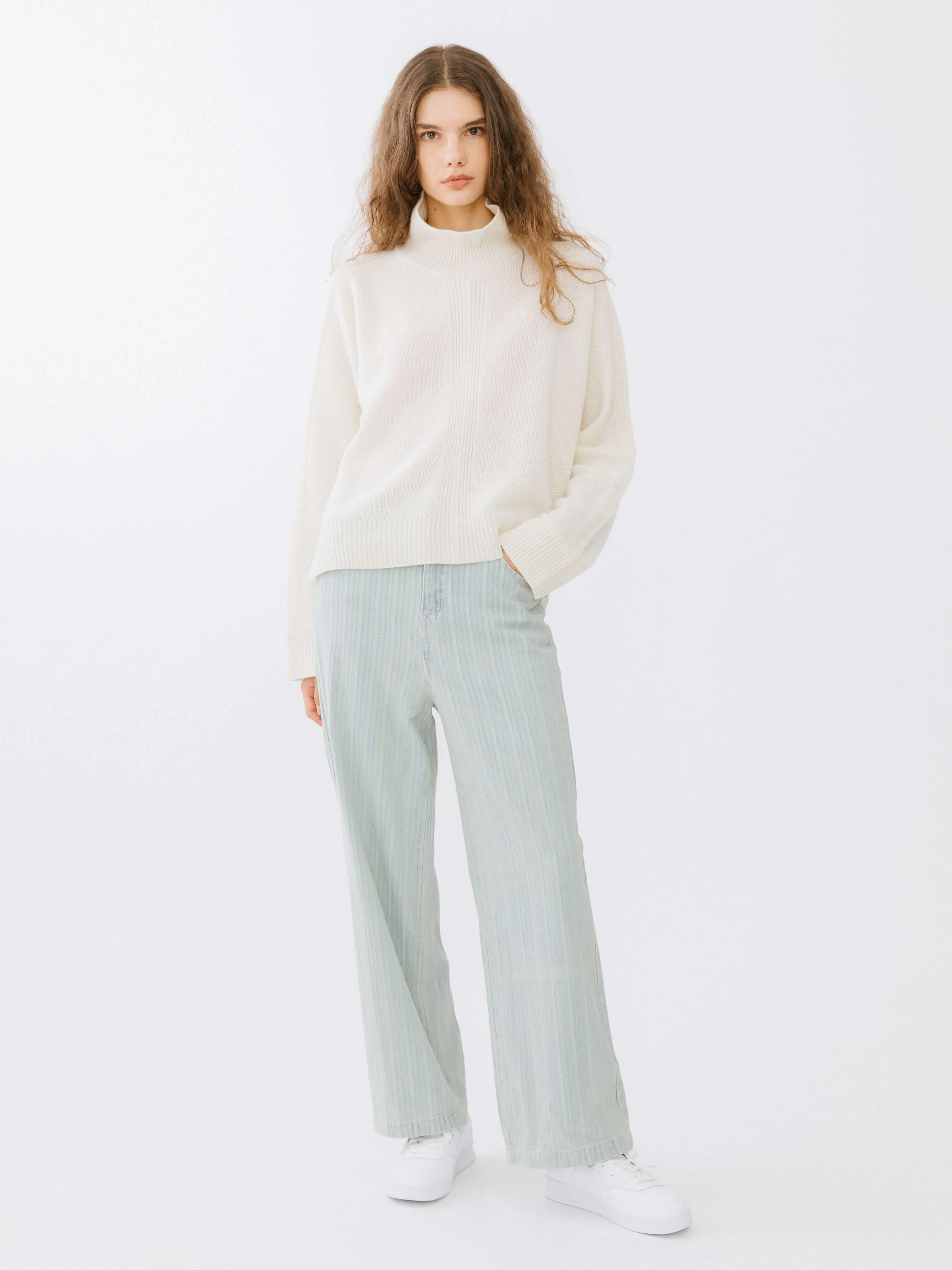 High Neck Sheep Wool Sweater - Image 8