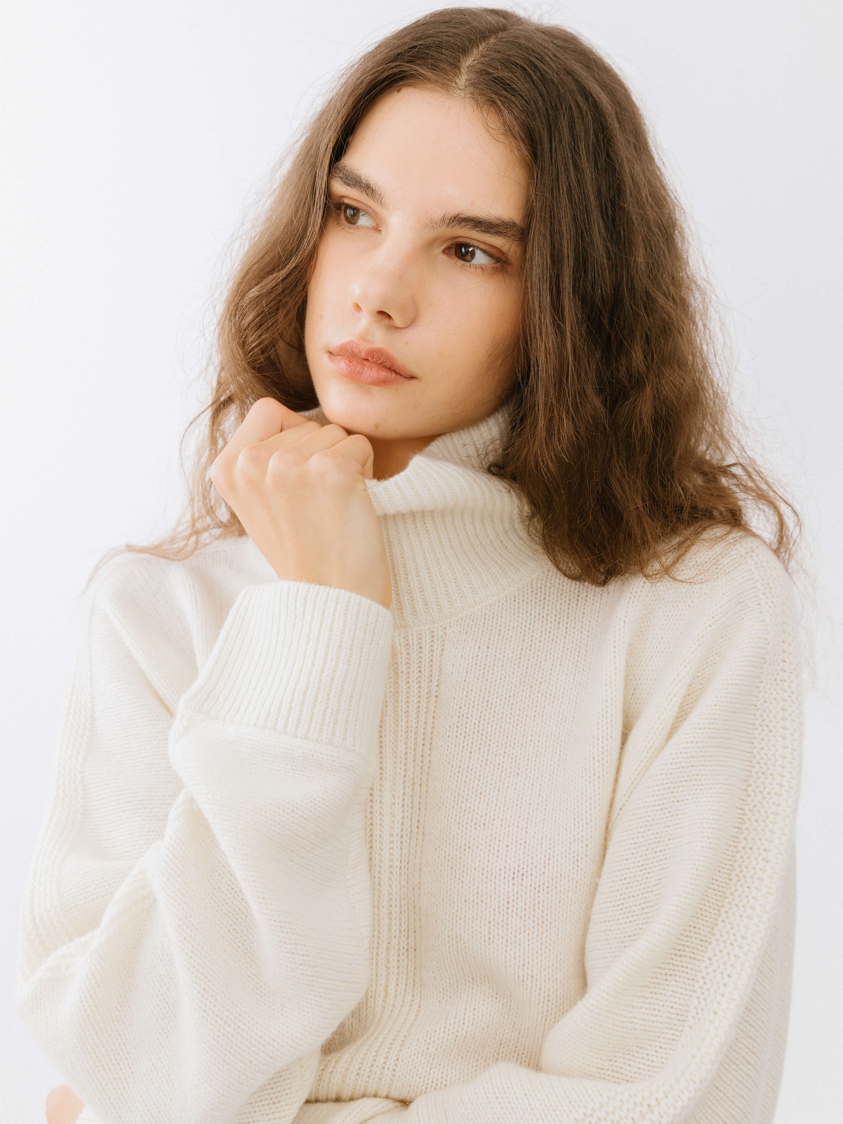 High Neck Sheep Wool Sweater - Image 9