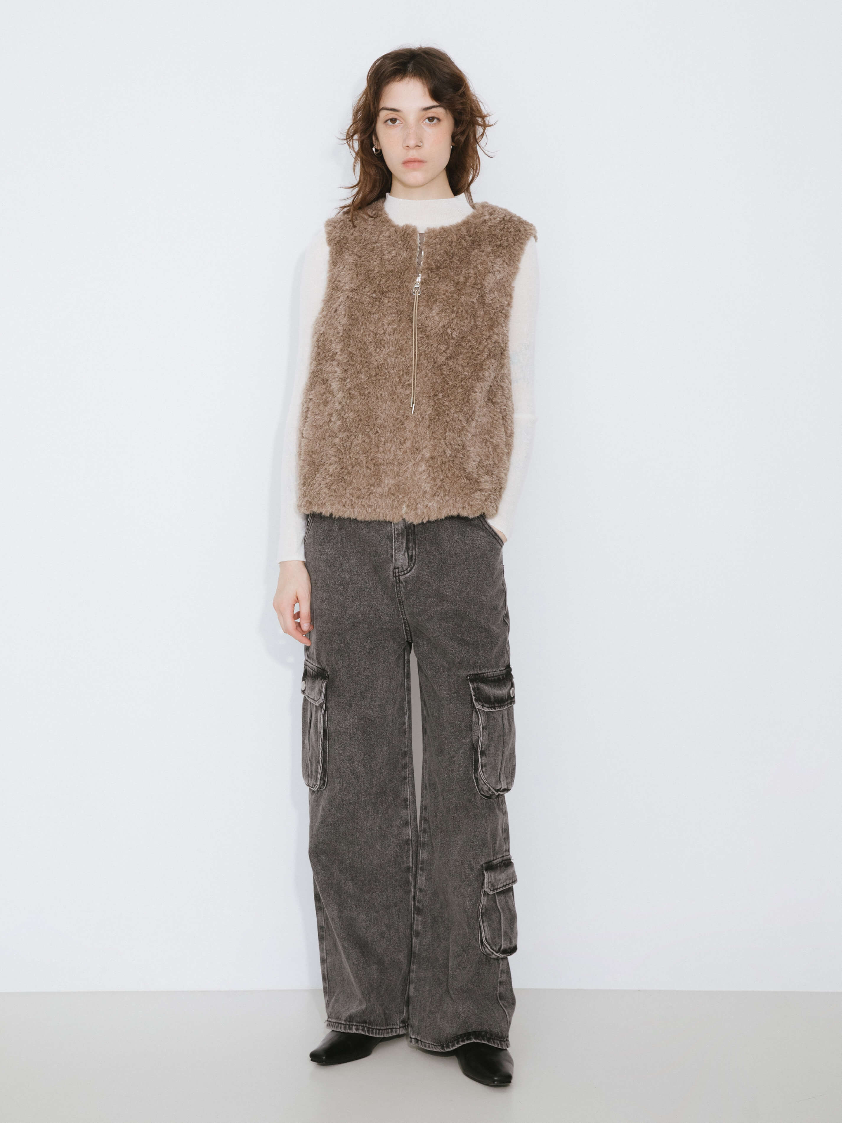High Rise Cargo Jeans - Image 12