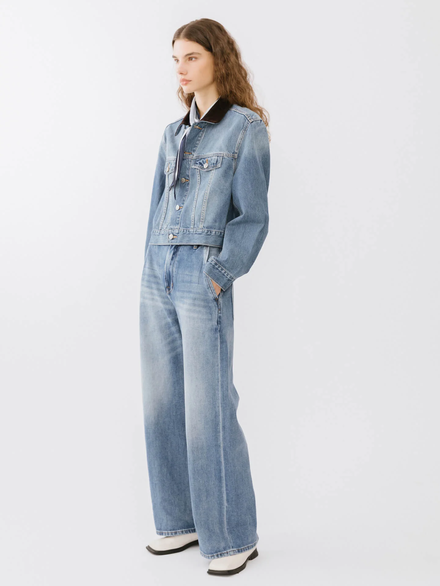 High Waisted Washed Out Boyfriend Jeans - Image 3