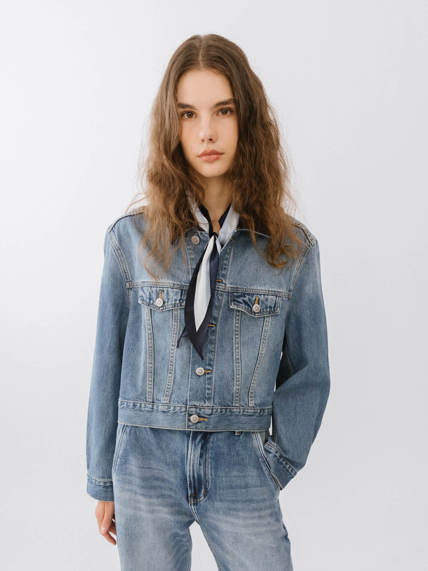 Light Blue Short Denim Jacket - Image 3