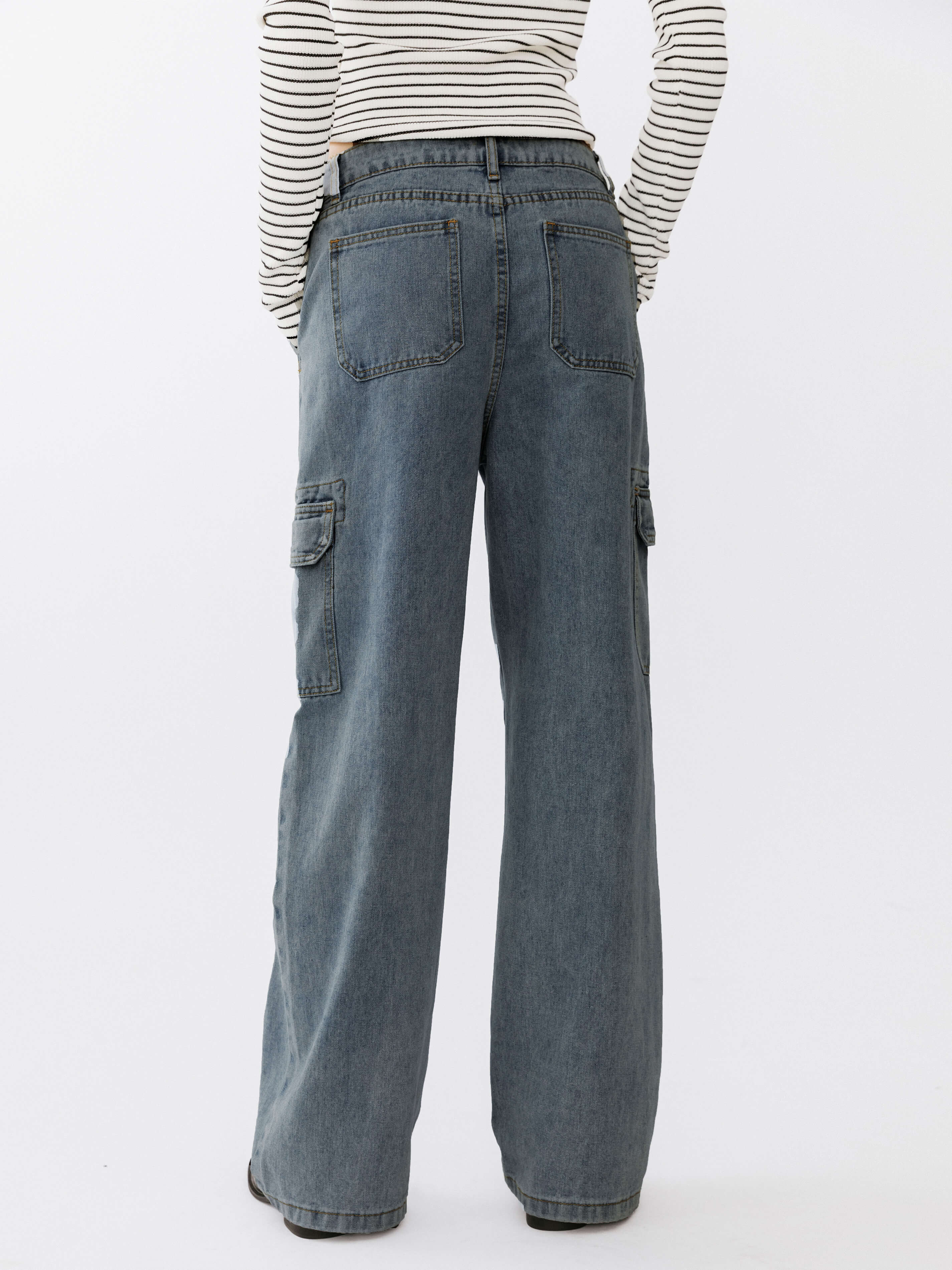 Low Waist Cargo Jeans - Image 12
