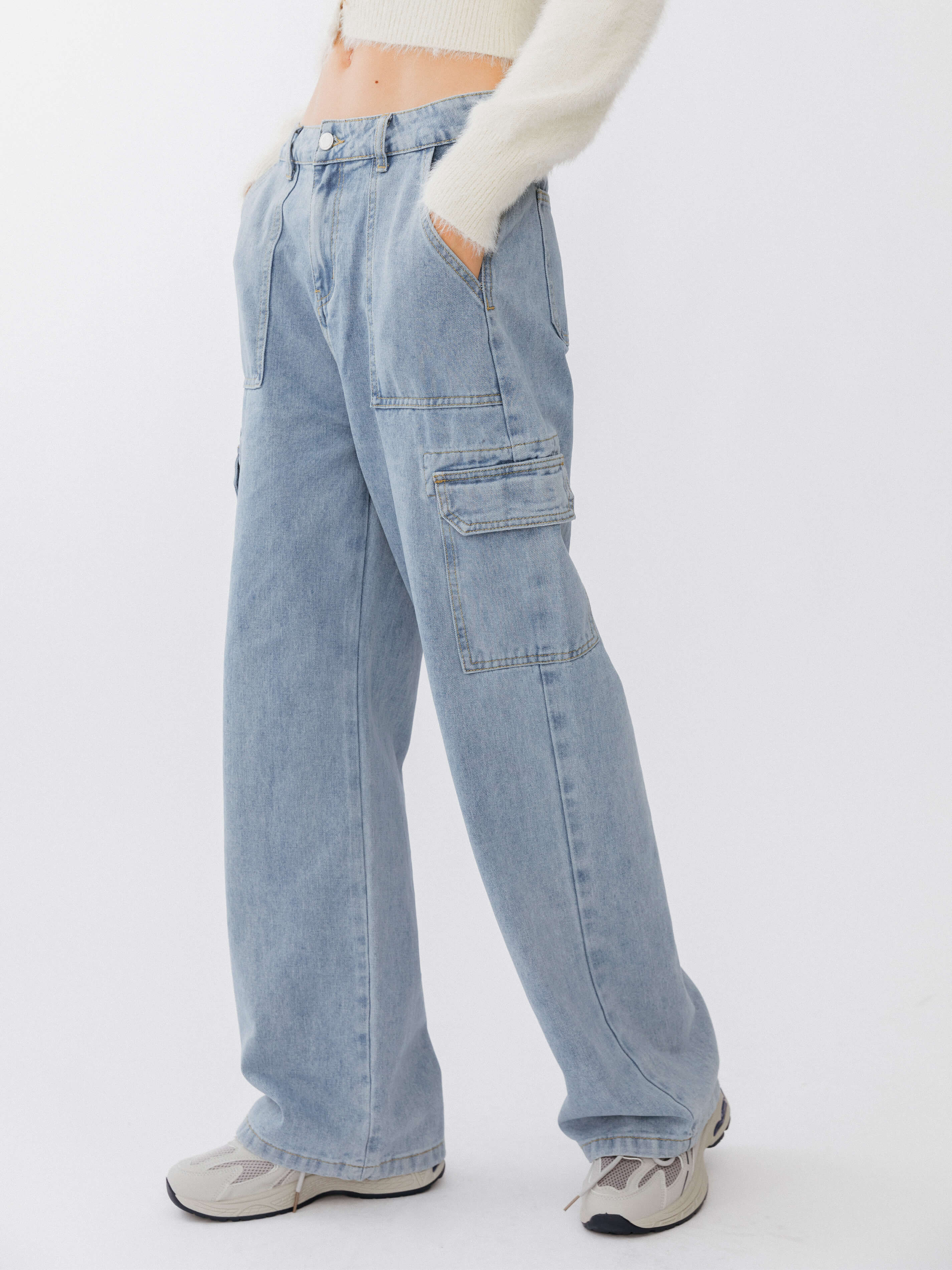 Low Waist Cargo Jeans - Image 3