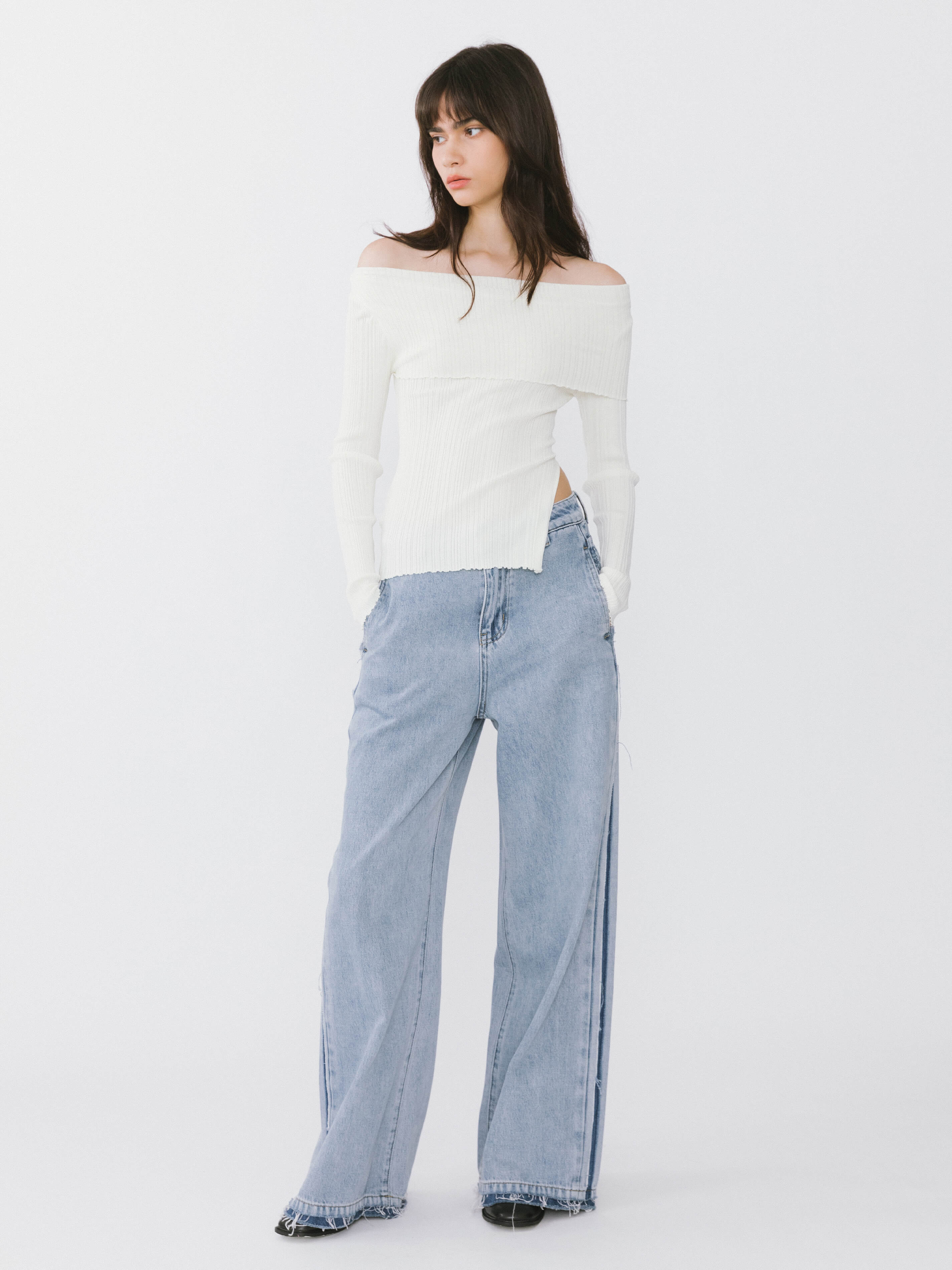 Off-Shoulder Long Sleeve Fitted Top - Image 9