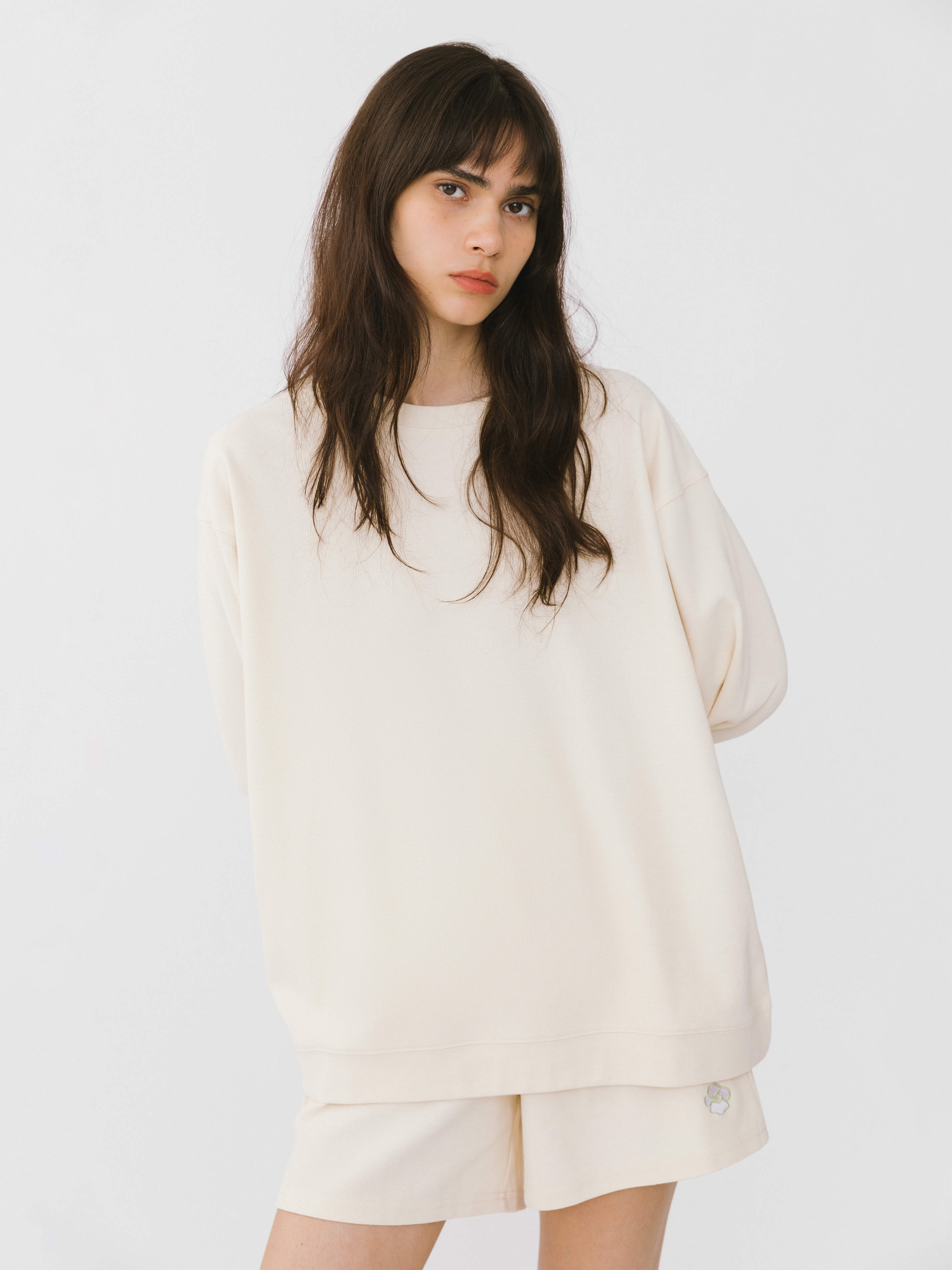 Oversized Long Sleeve T-Shirt and Matching Shorts - Image 9