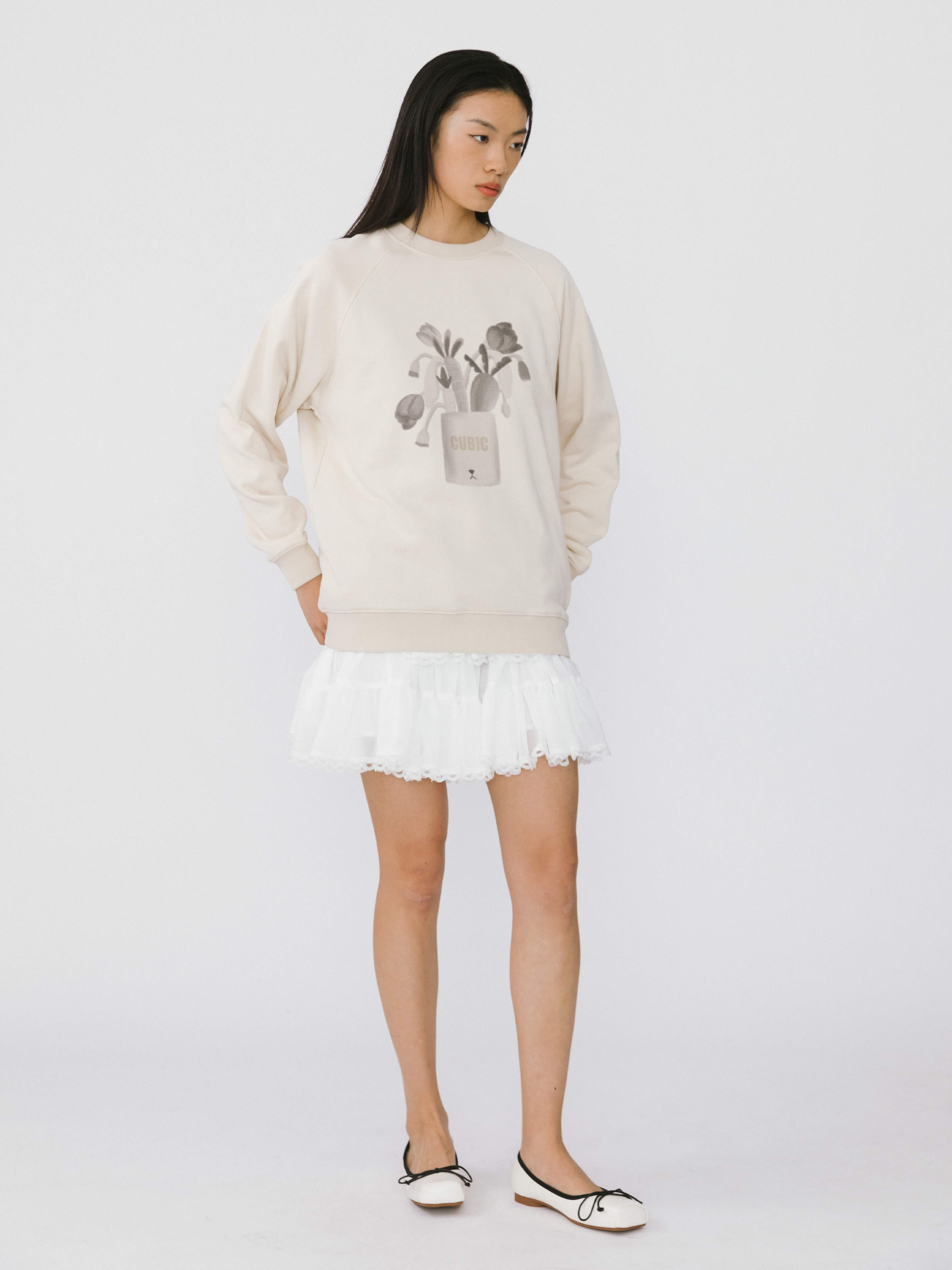 Round Neck Printed Sweatshirt - Image 3