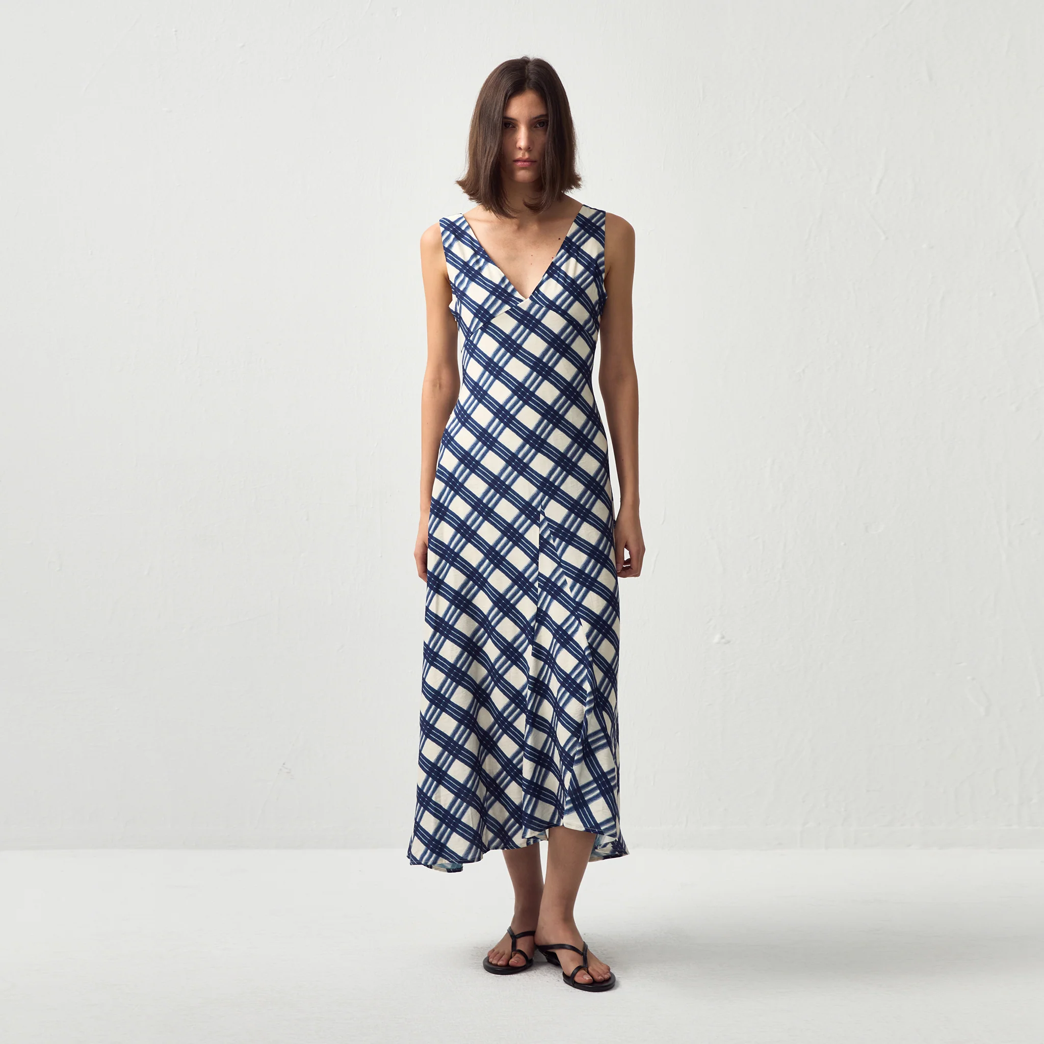 Plaid V-Neck Sleeveless Maxi Dress - Image 9
