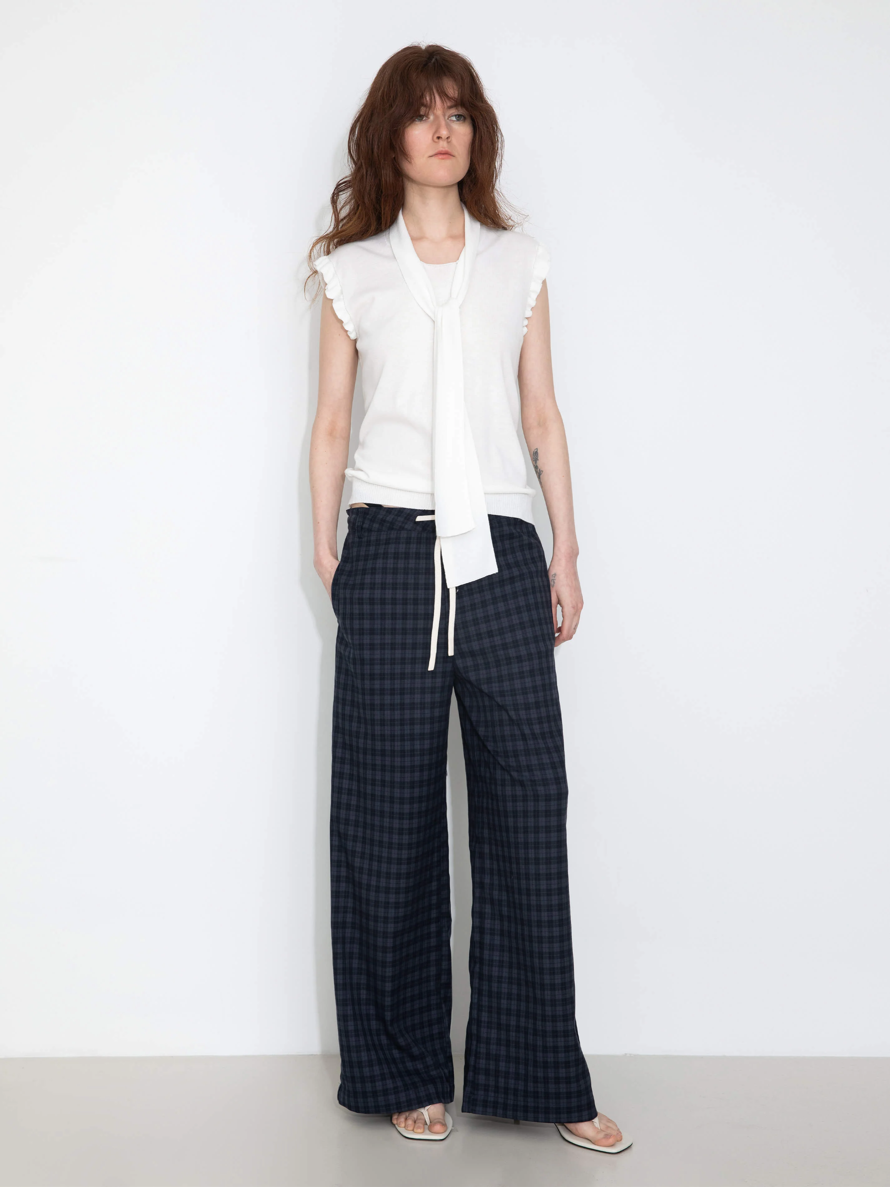 Ruffled Sleeve Sleeveless Knit Top with Attached Scarf - Image 7