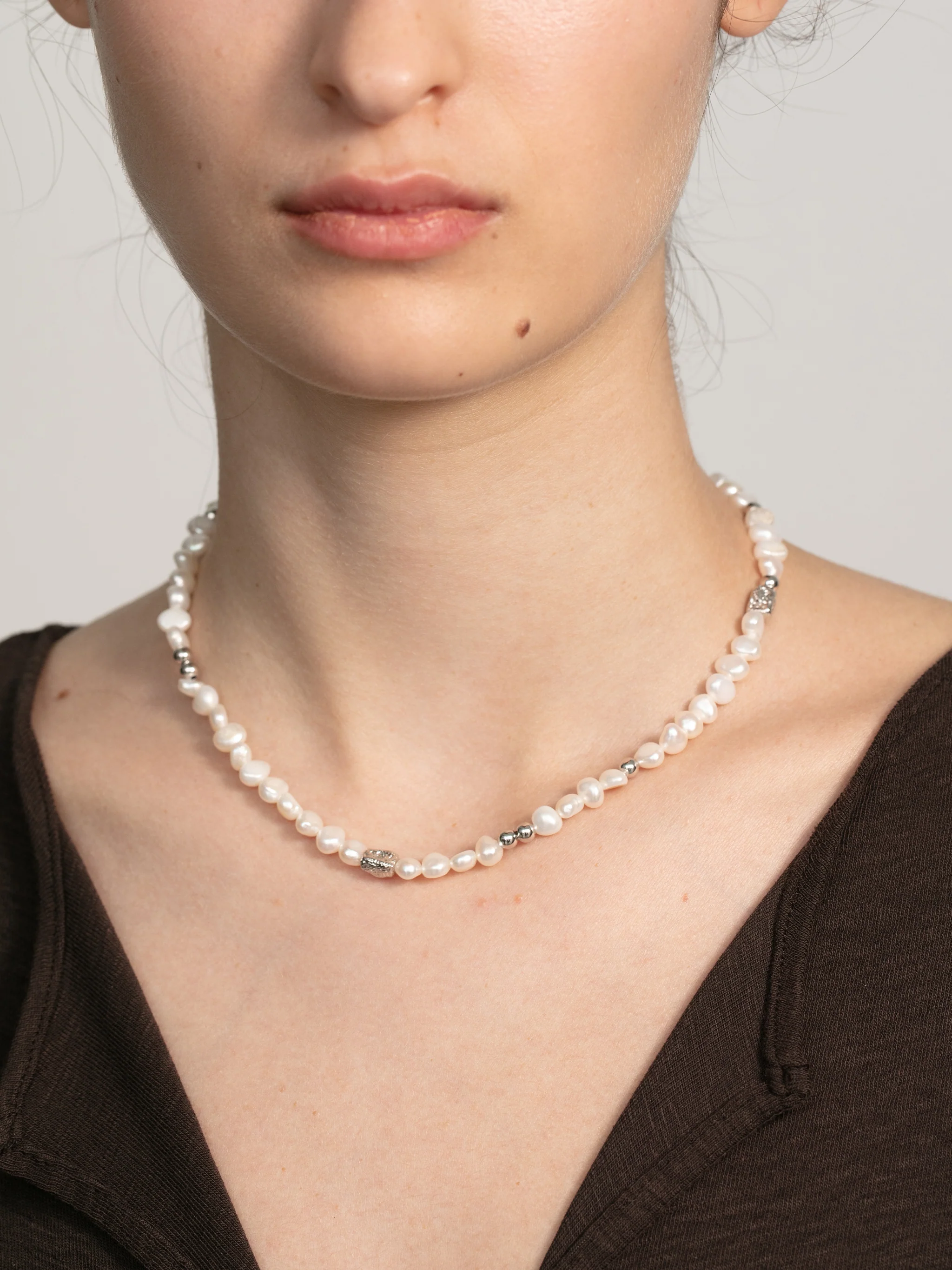 Shaped Pearl Necklace - Image 2