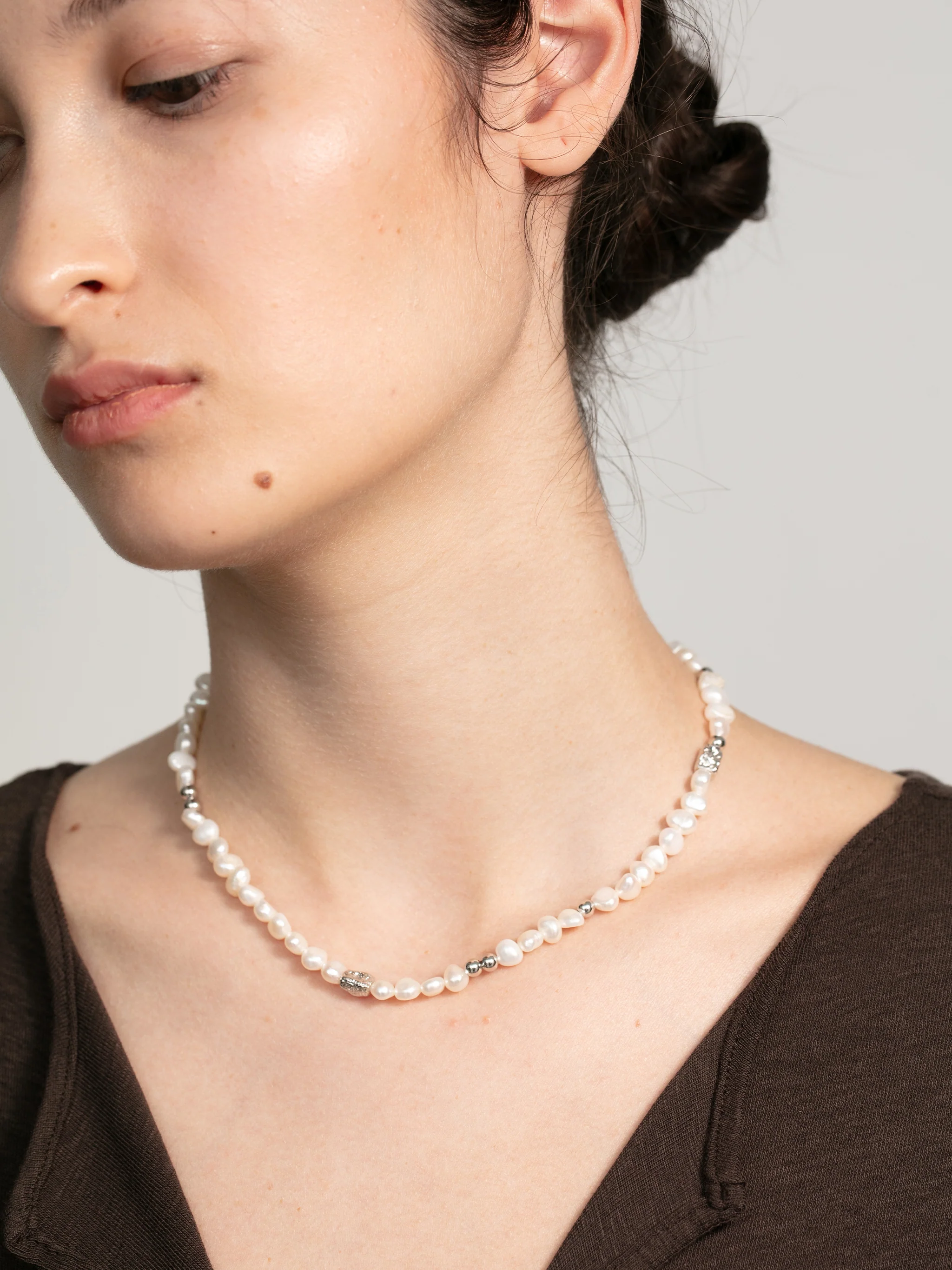 Shaped Pearl Necklace - Image 4