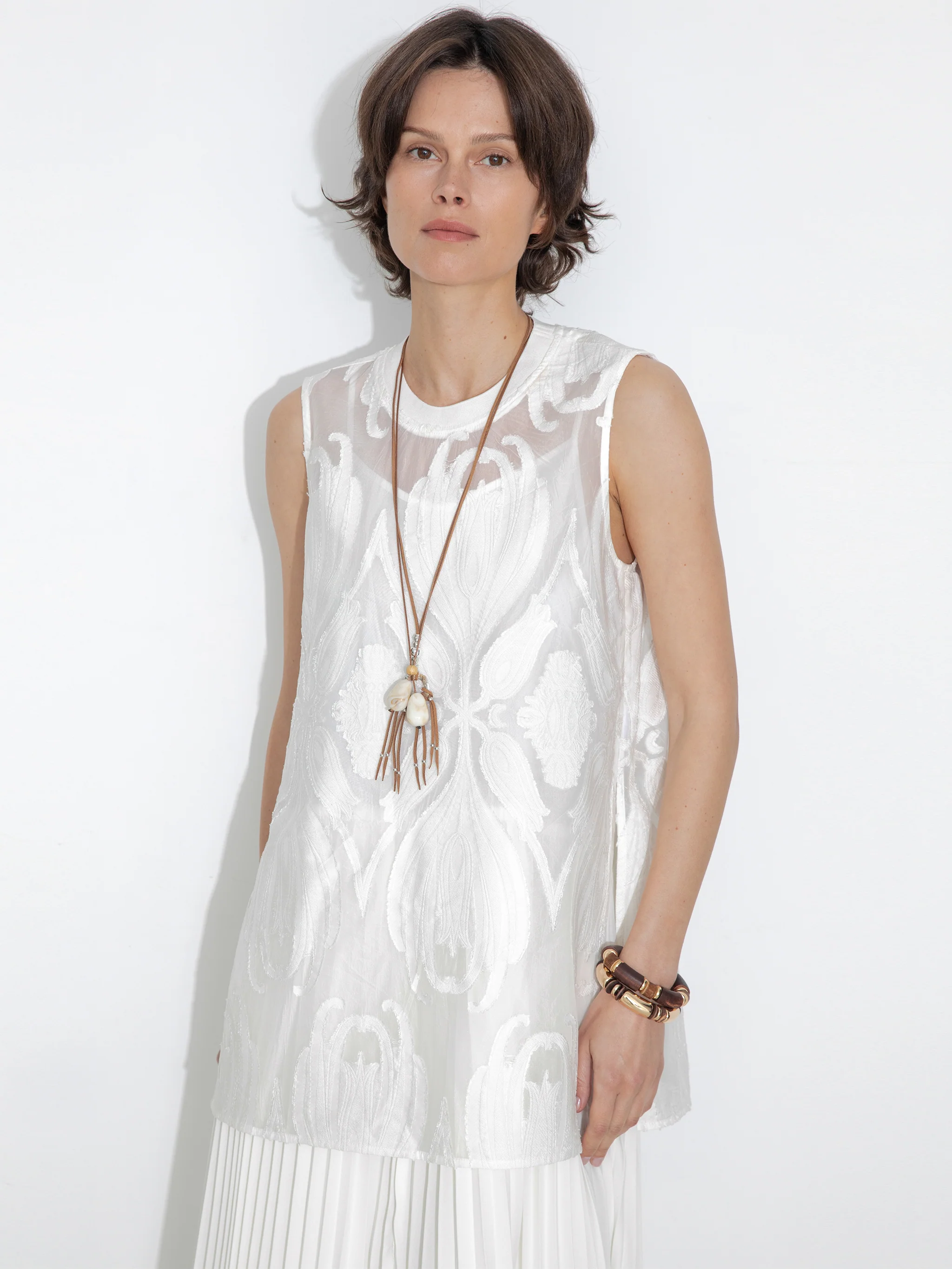 Sheer Patterned Sleeveless Pleated Skirt - Image 2