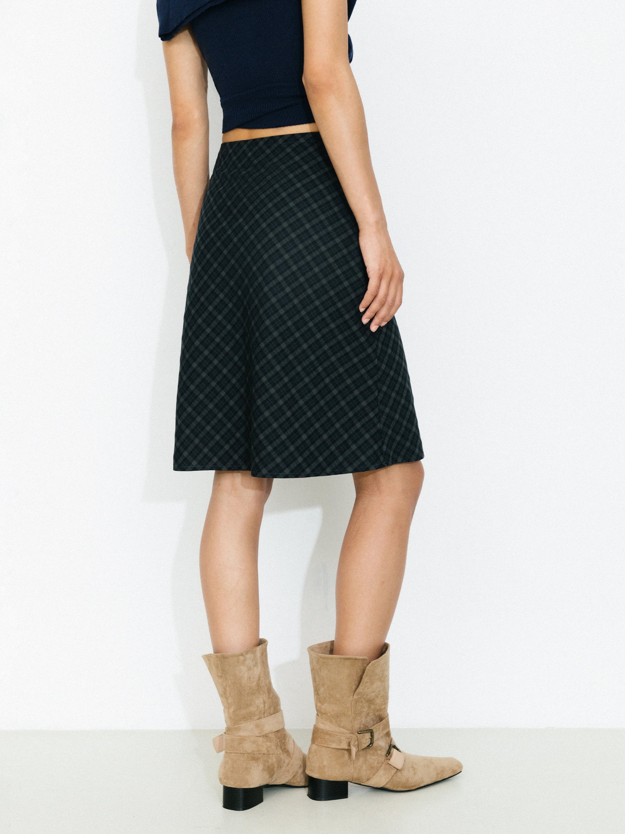 Straight-Cut Check Skirt - Image 6