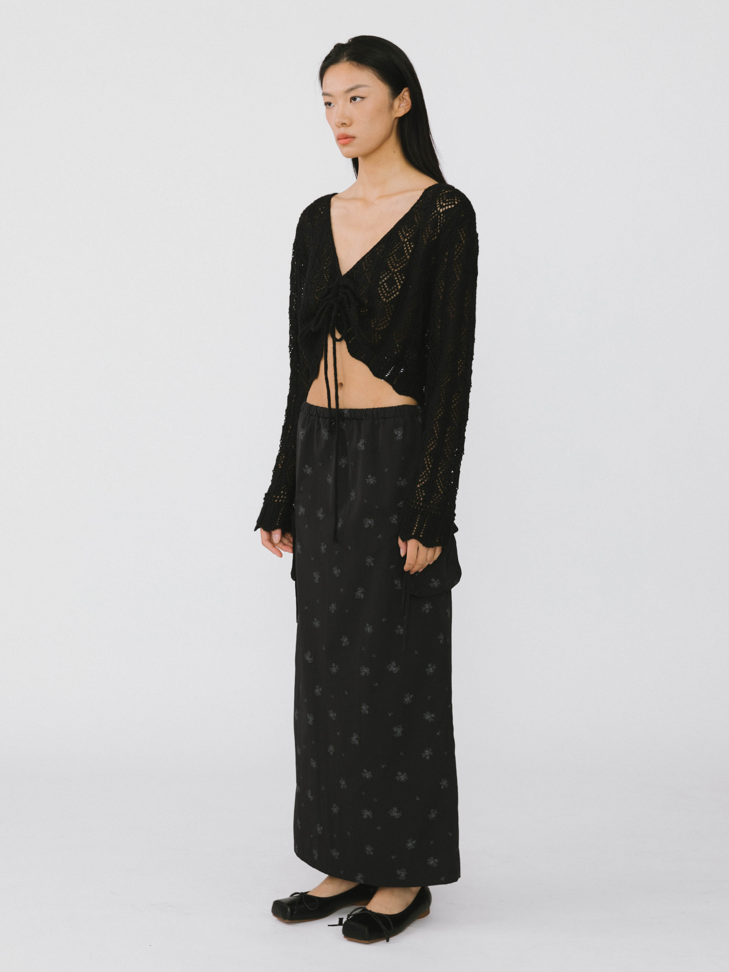 Thin Knit V-Neck Drawstring Top - Image 11
