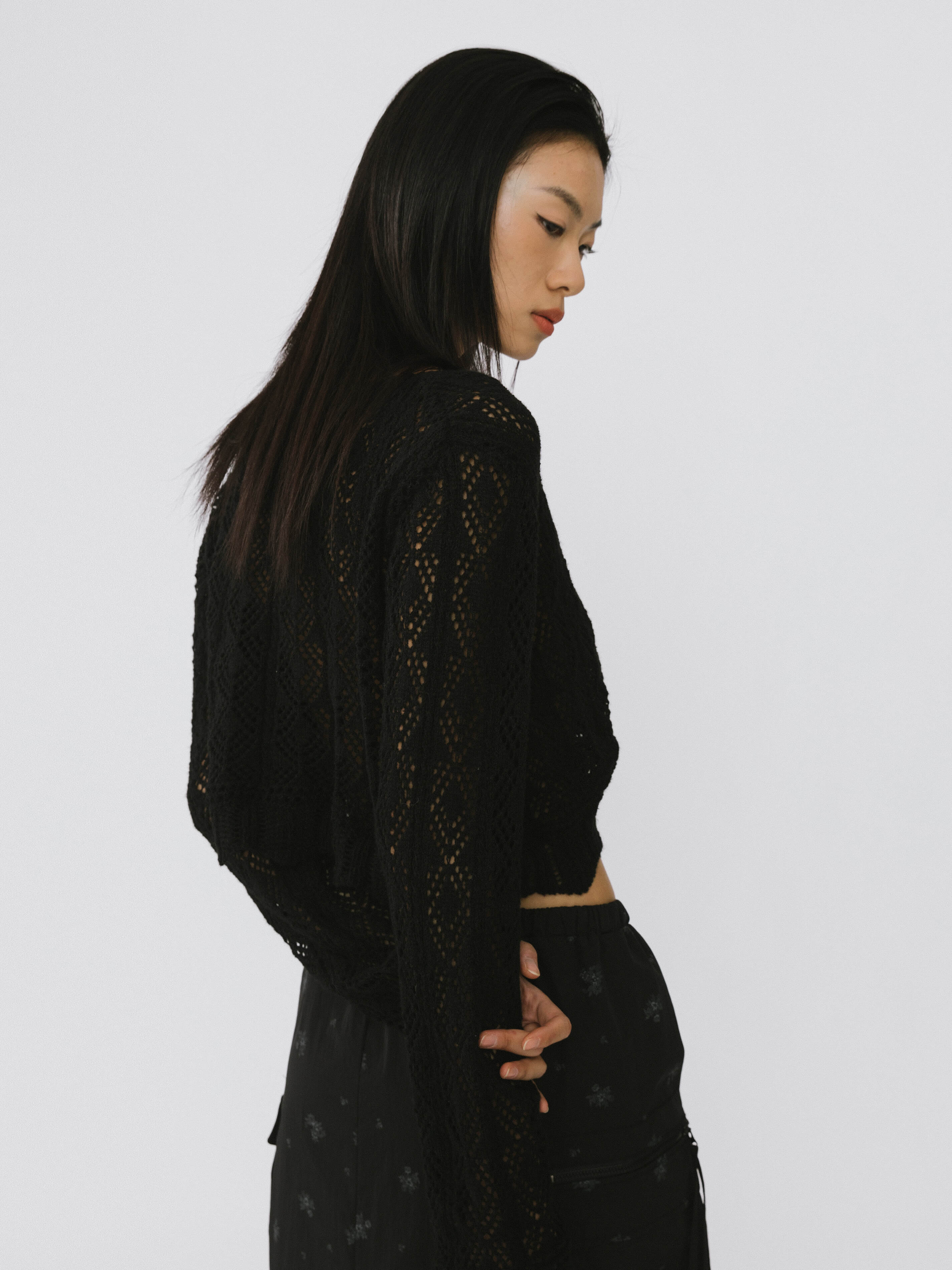 Thin Knit V-Neck Drawstring Top - Image 12