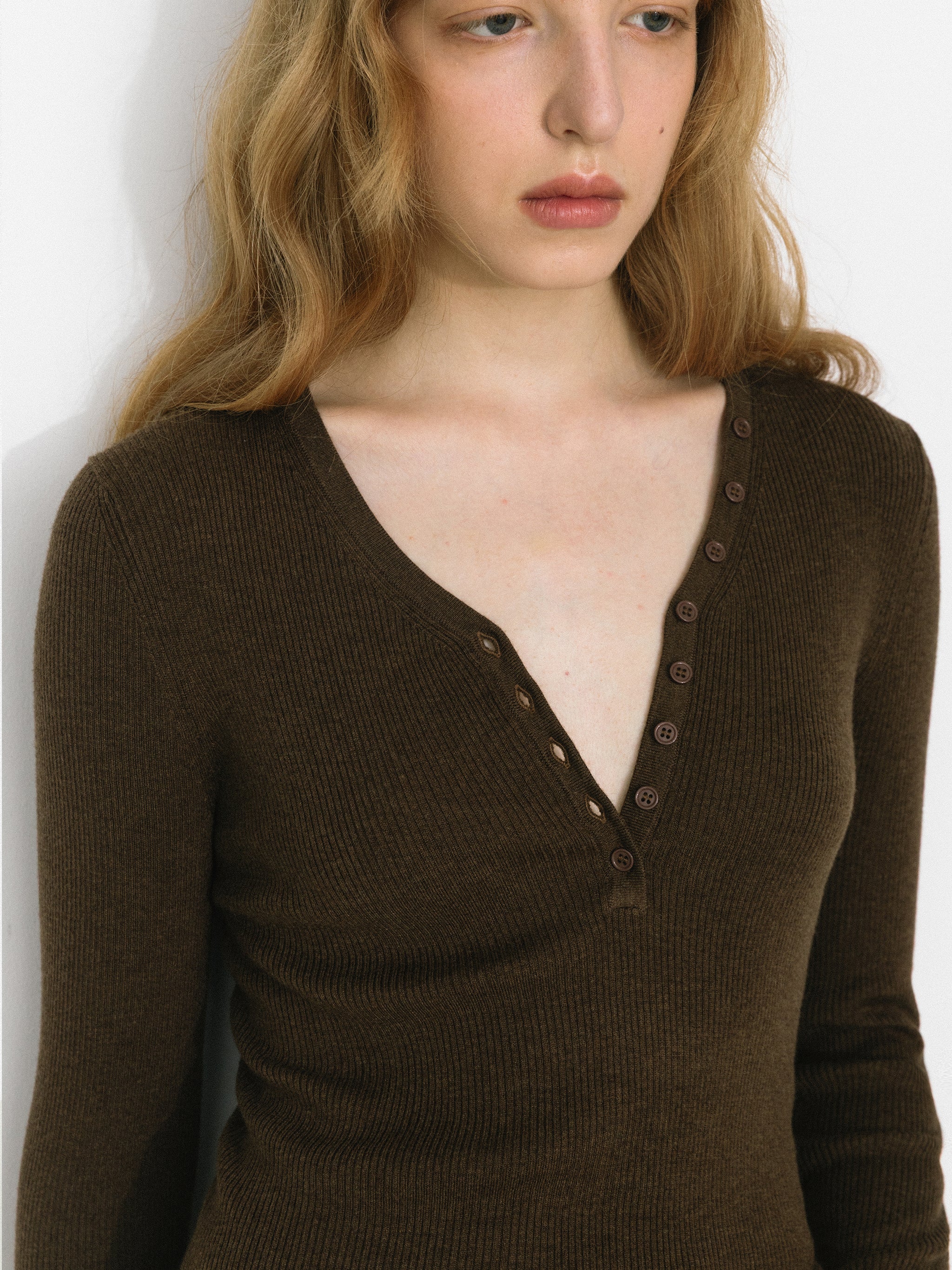 V-Neck Button-Front Fitted Knit Top - Image 4